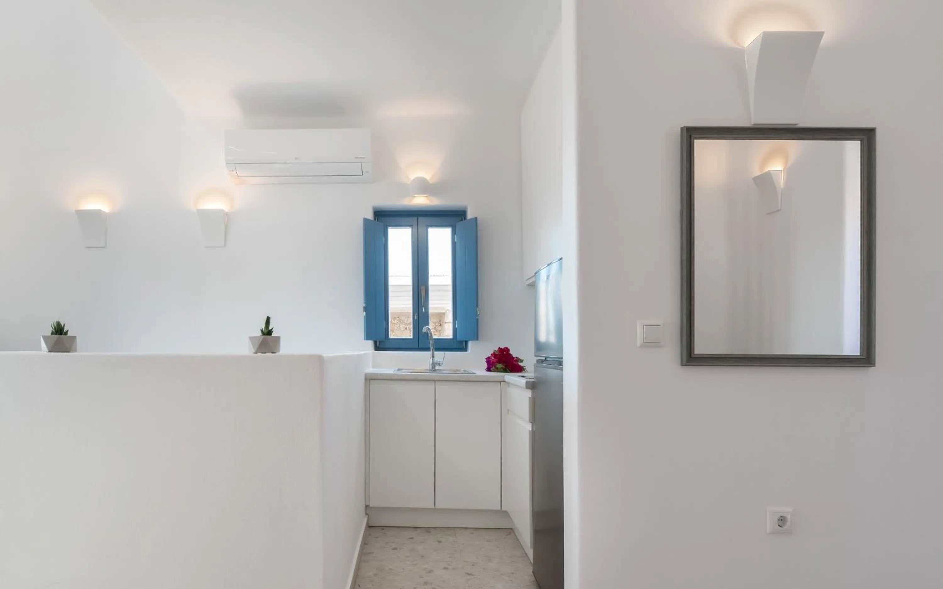 Kitchen or kitchenette in Camvillia Donoussa Village Suites