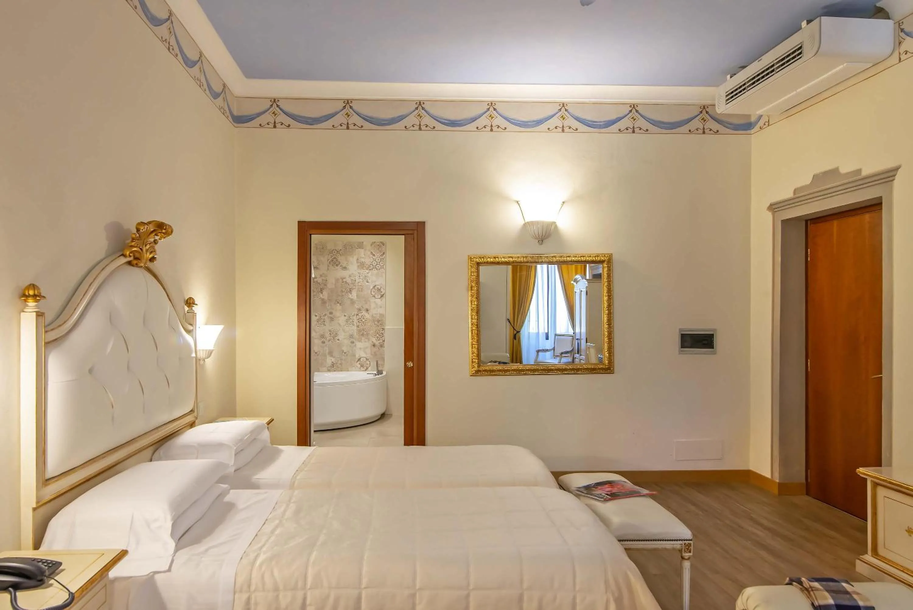 Bed in Hotel Porta Faenza