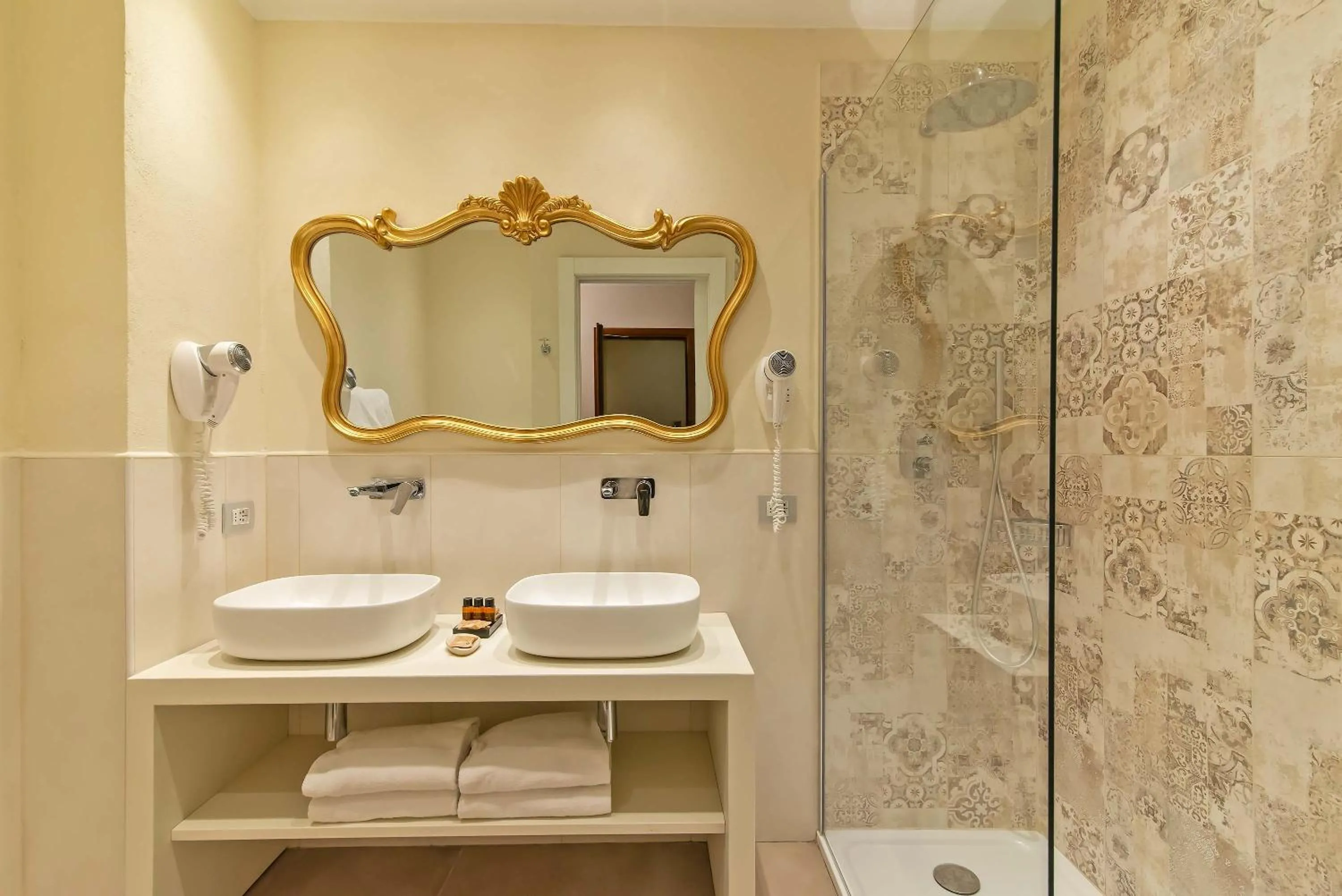 Shower in Hotel Porta Faenza