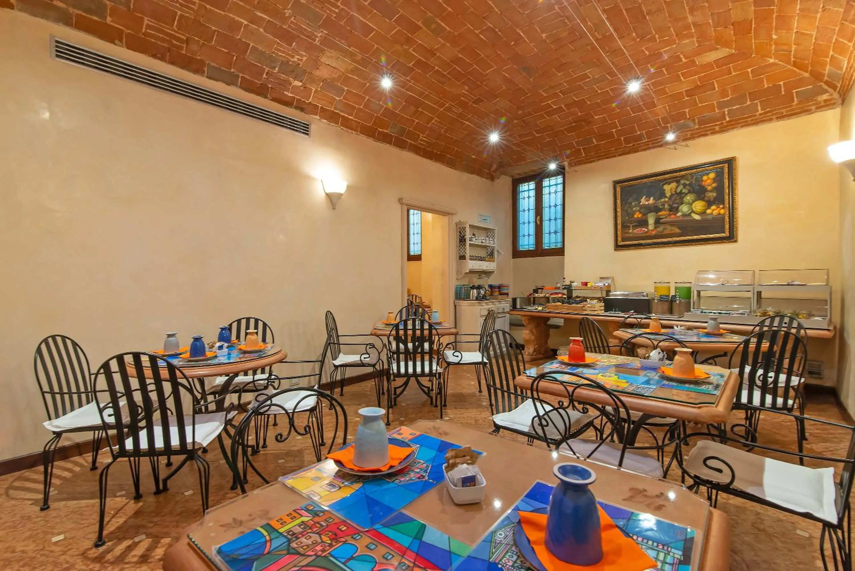 Continental breakfast in Hotel Porta Faenza