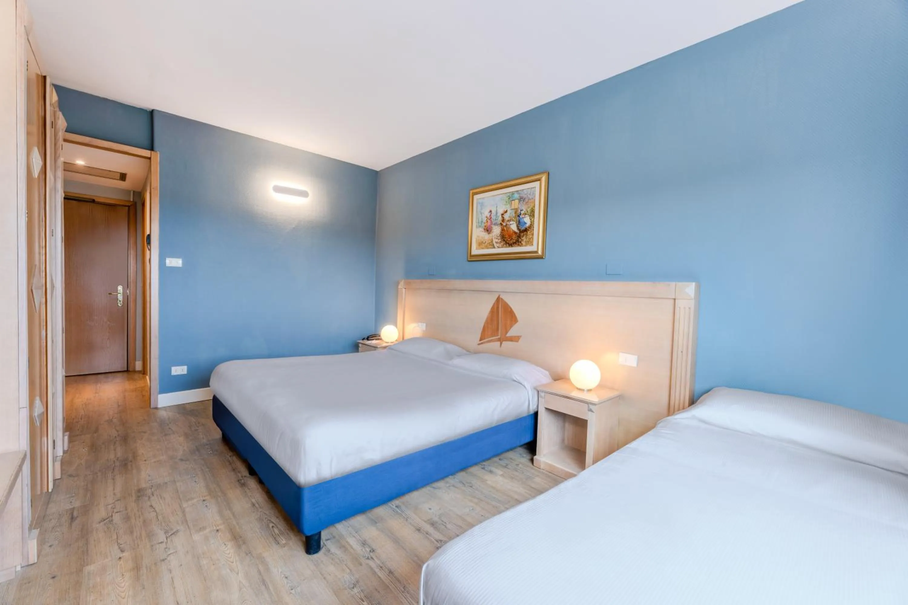 Bedroom, Bed in Grand Hotel Continental