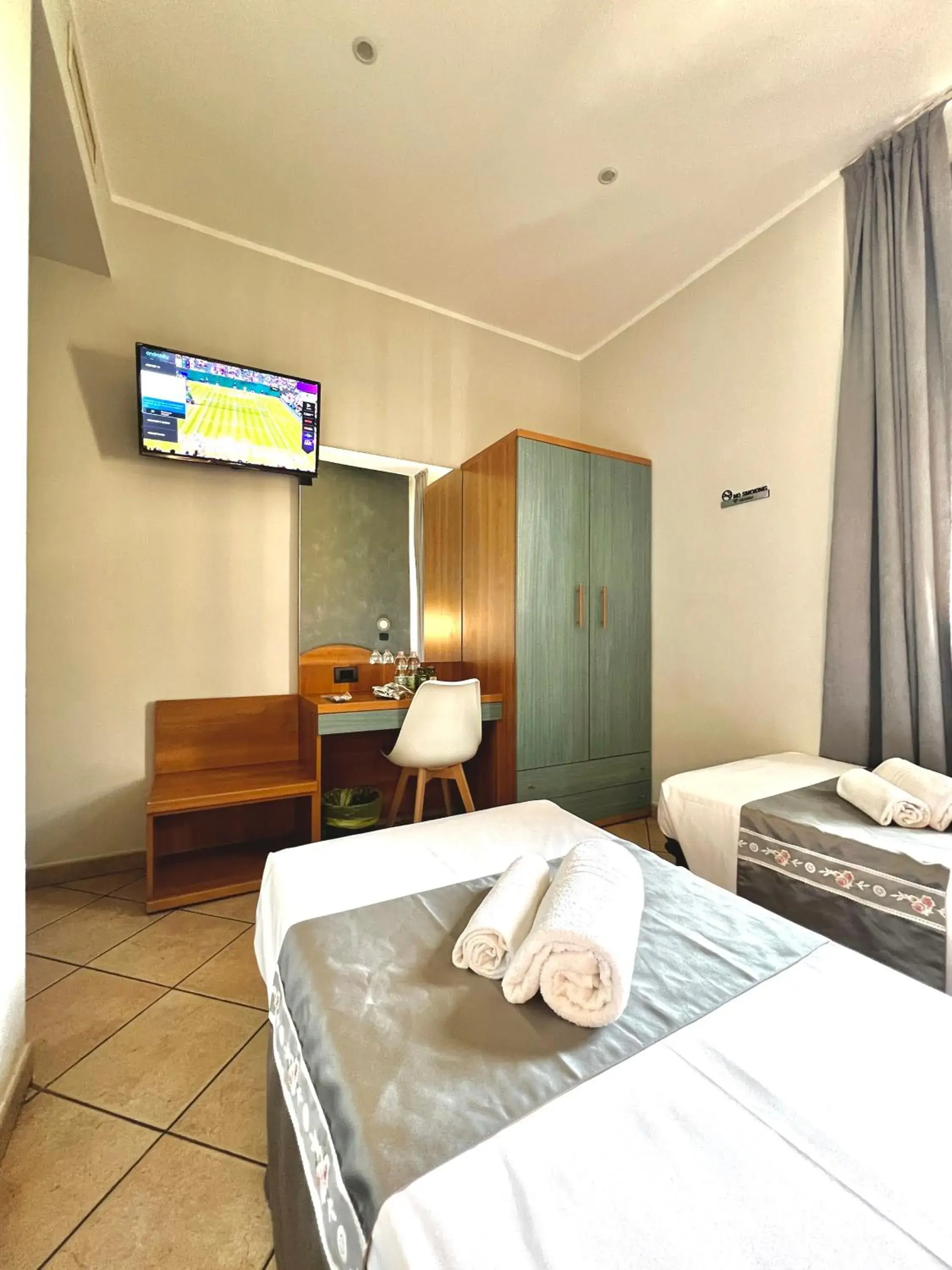 Bedroom, Bed in Hotel Sara Bedroom, Bed in Hotel Sara