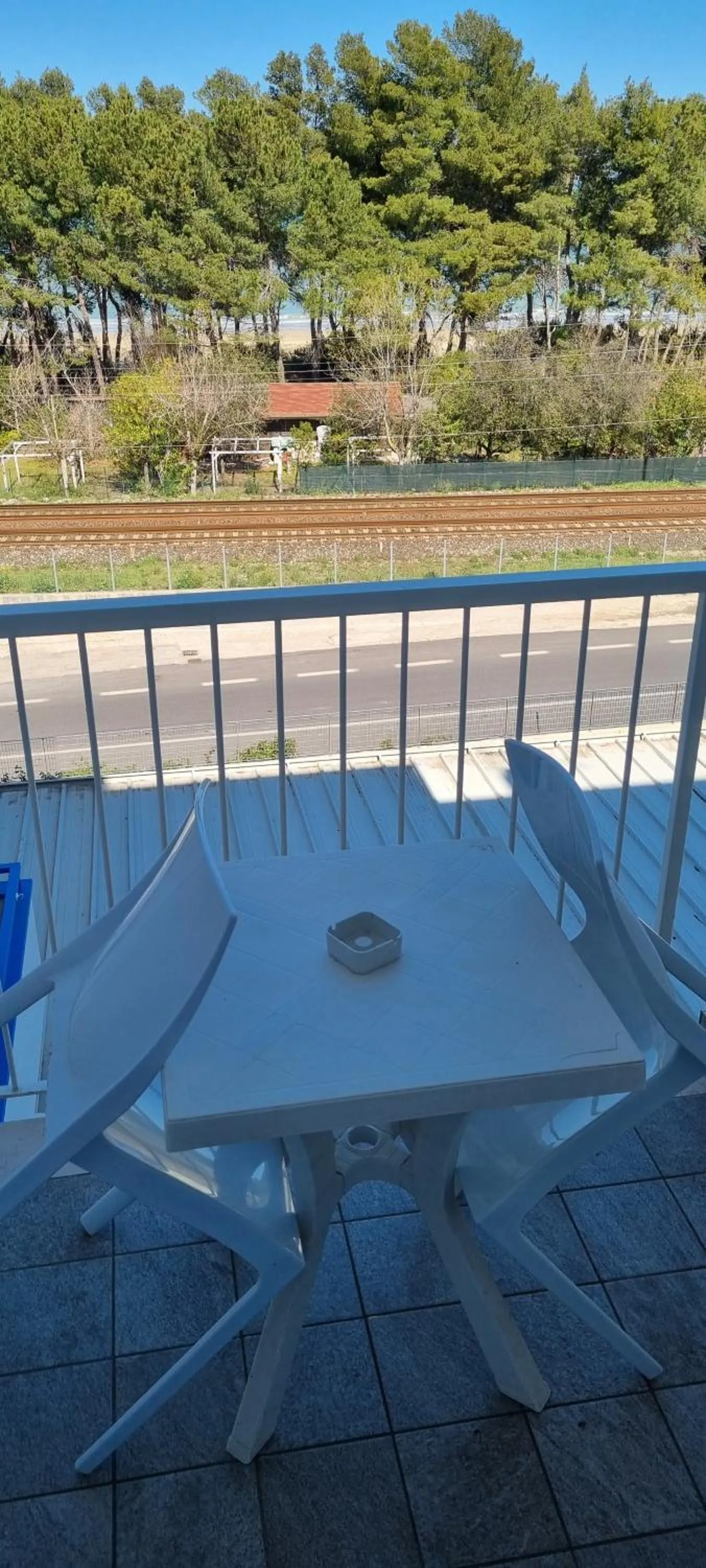 Summer in Hotel Mare Blu -- boutique