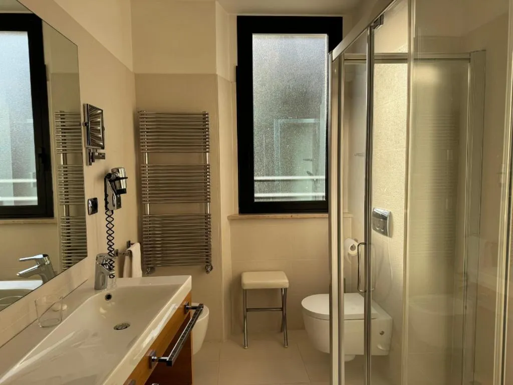 Shower in Hotel Cristallo