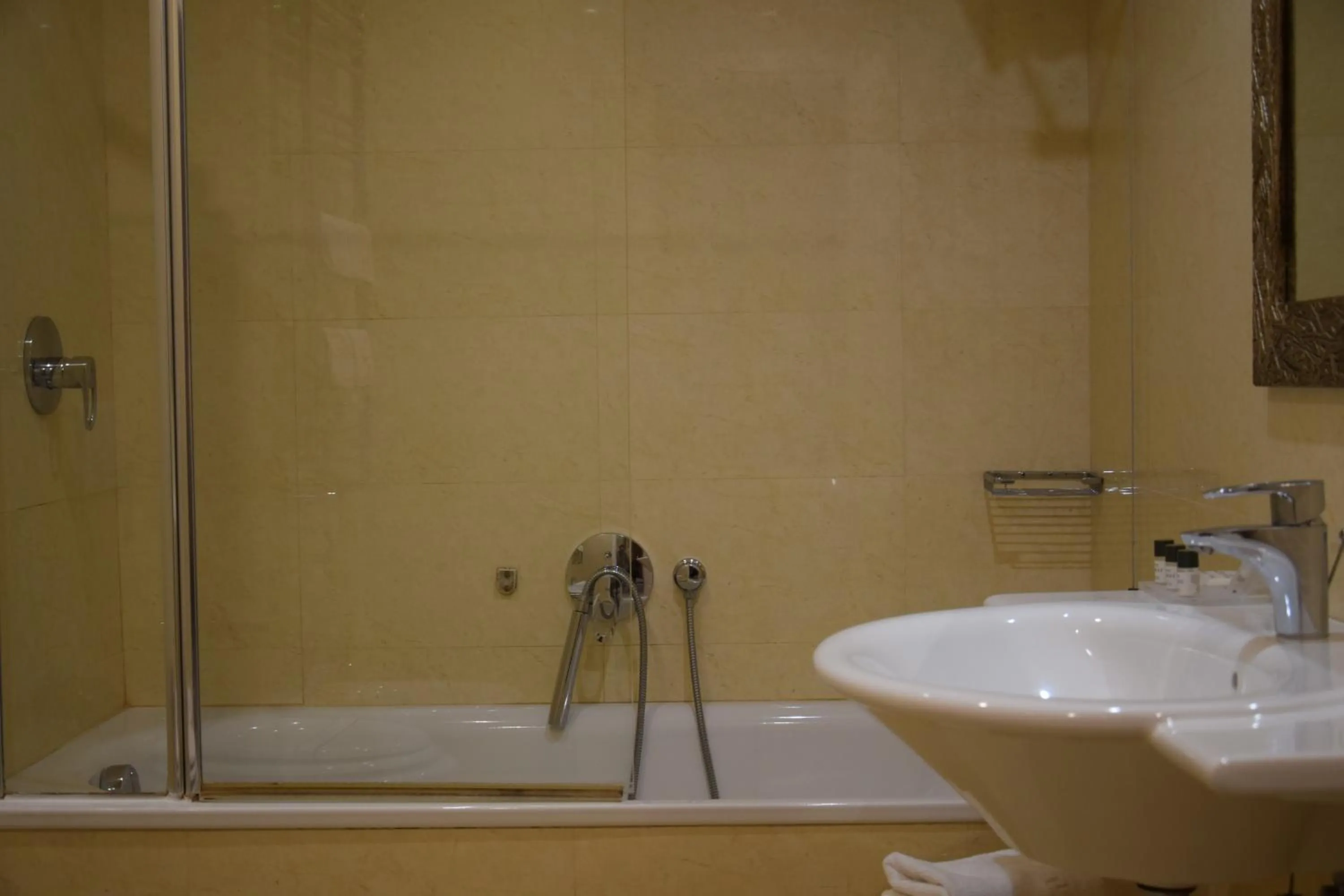 Bathroom in Hotel Perusia