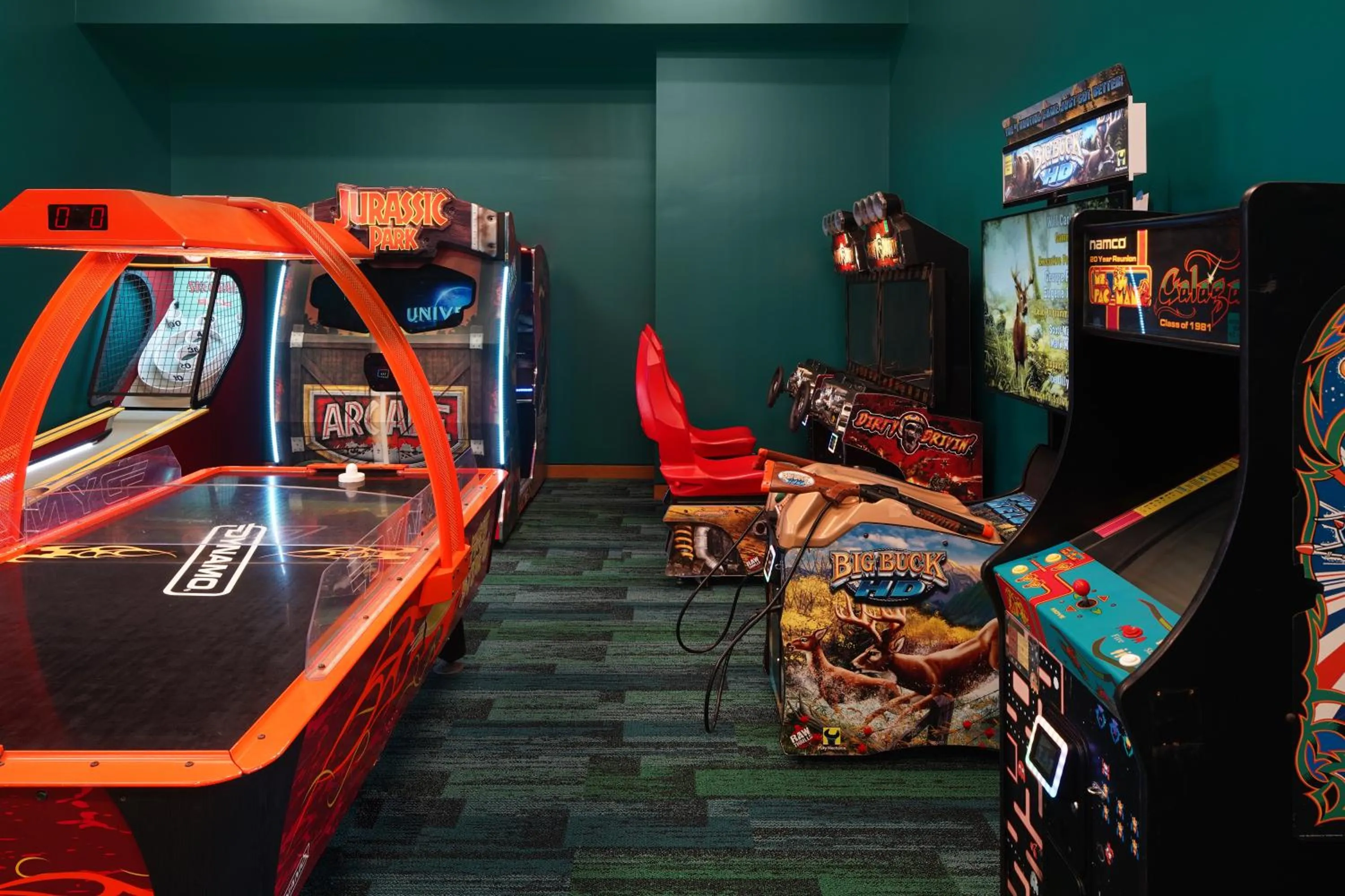 Game Room in Sun Outdoors San Diego Bay