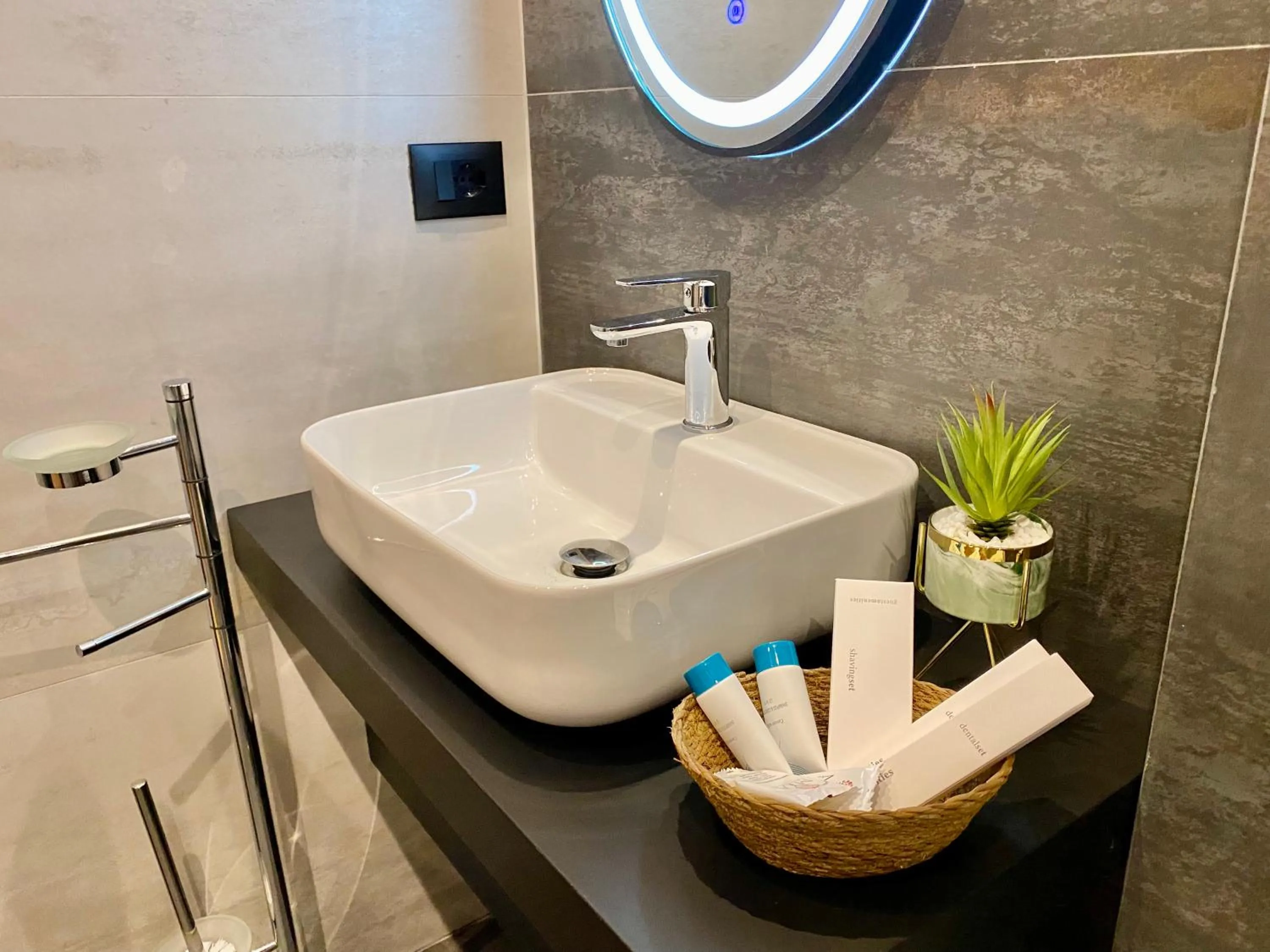 Bathroom in ELMAR HOTEL