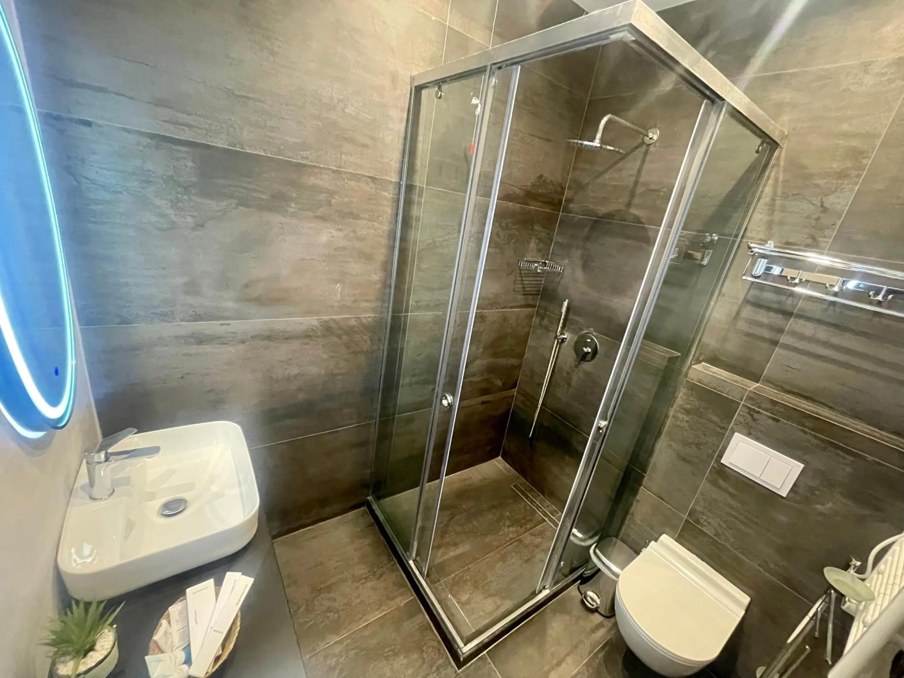 Bathroom in ELMAR HOTEL