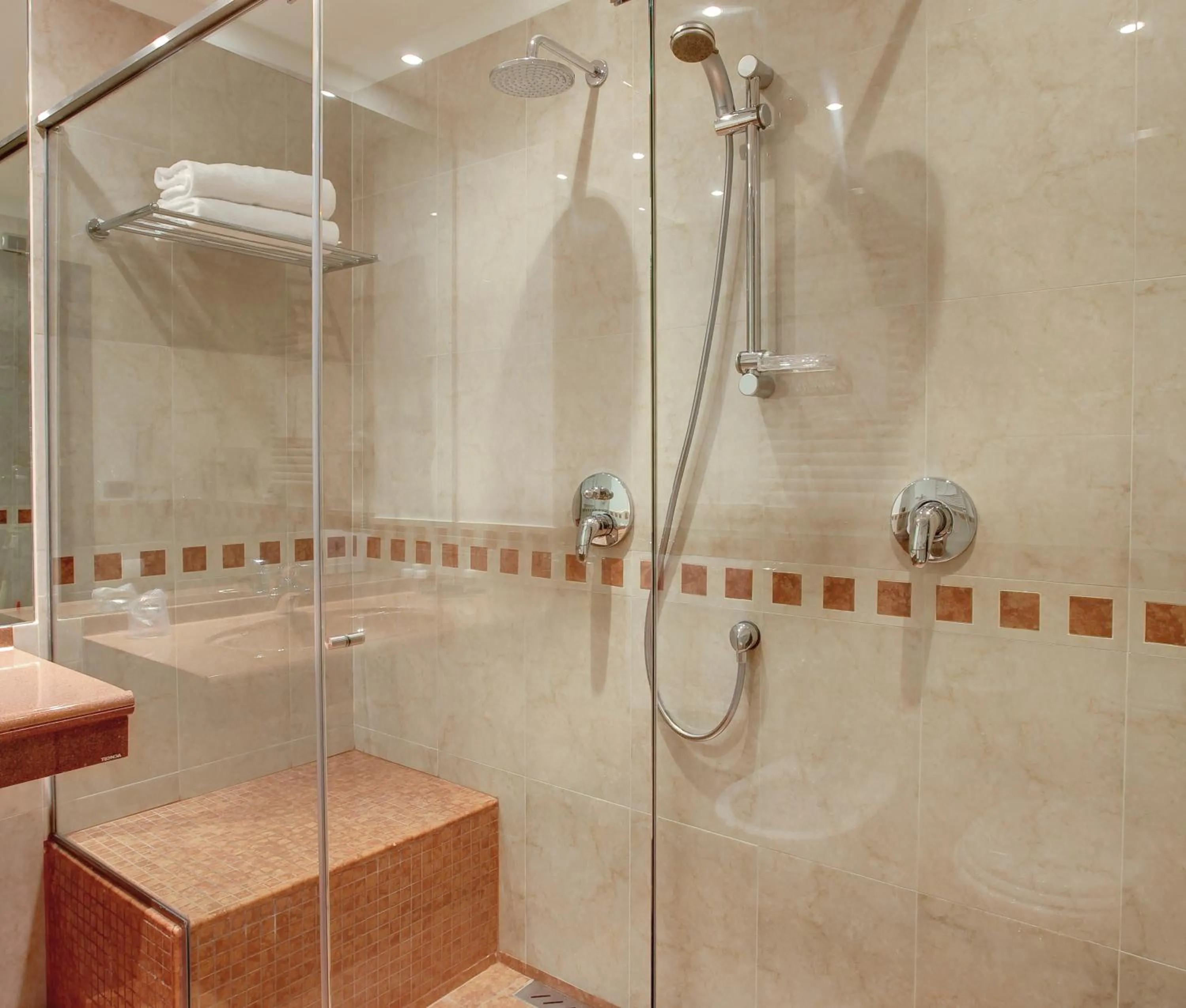 Shower in Hotel Nord