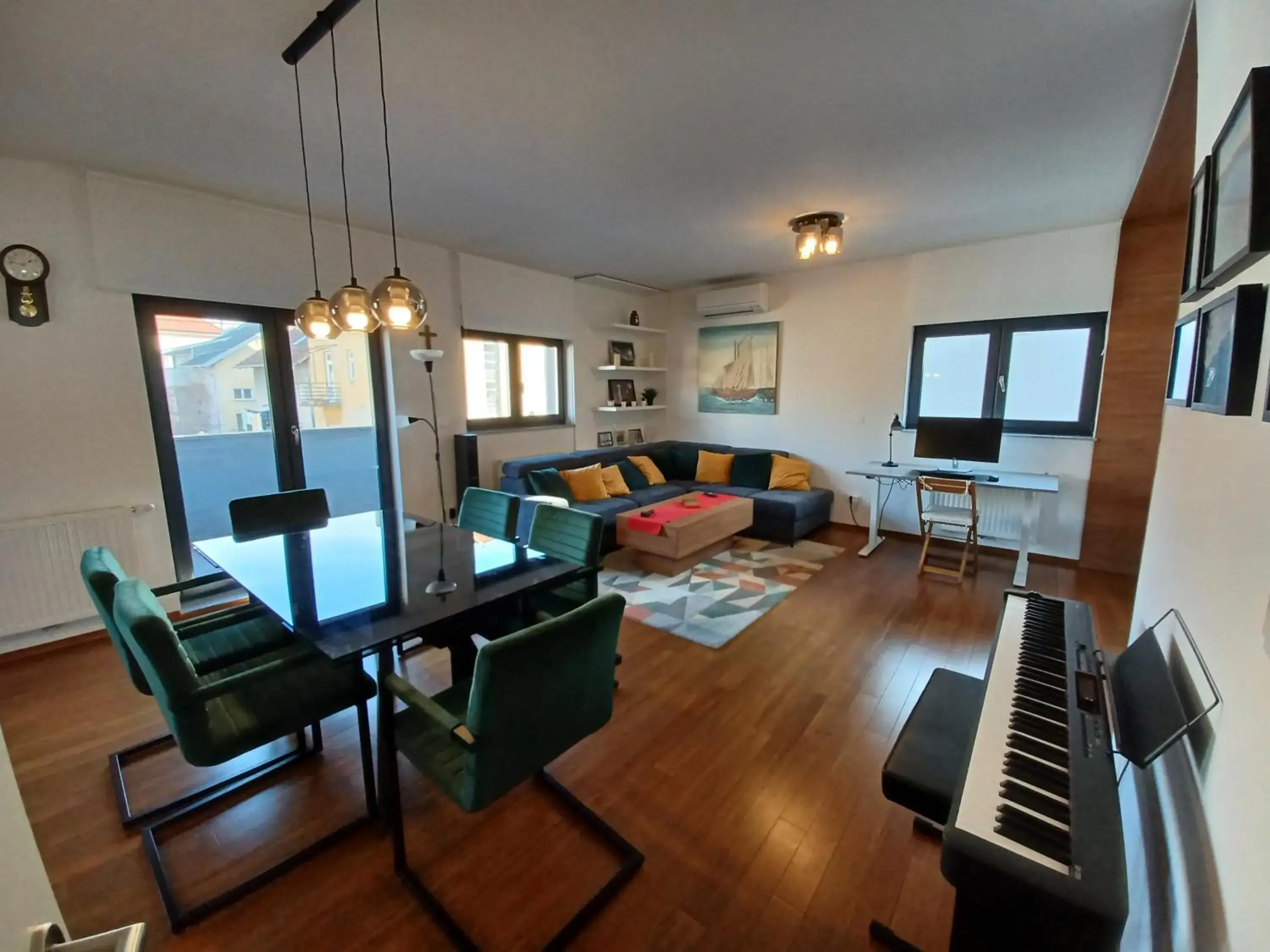 Modern 4-Star luxury apt - WFH Ready, Free Parking Modern 4-Star luxury apt - WFH Ready, Free Parking