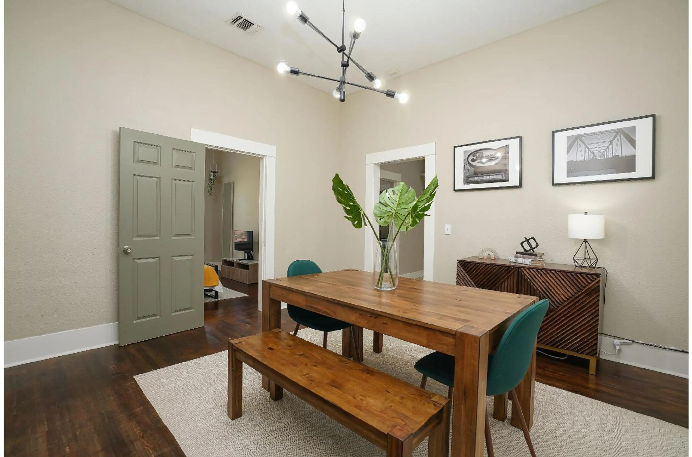 Dining area in Amazing Fully Fenced Home Only 5 Mins from Downtown