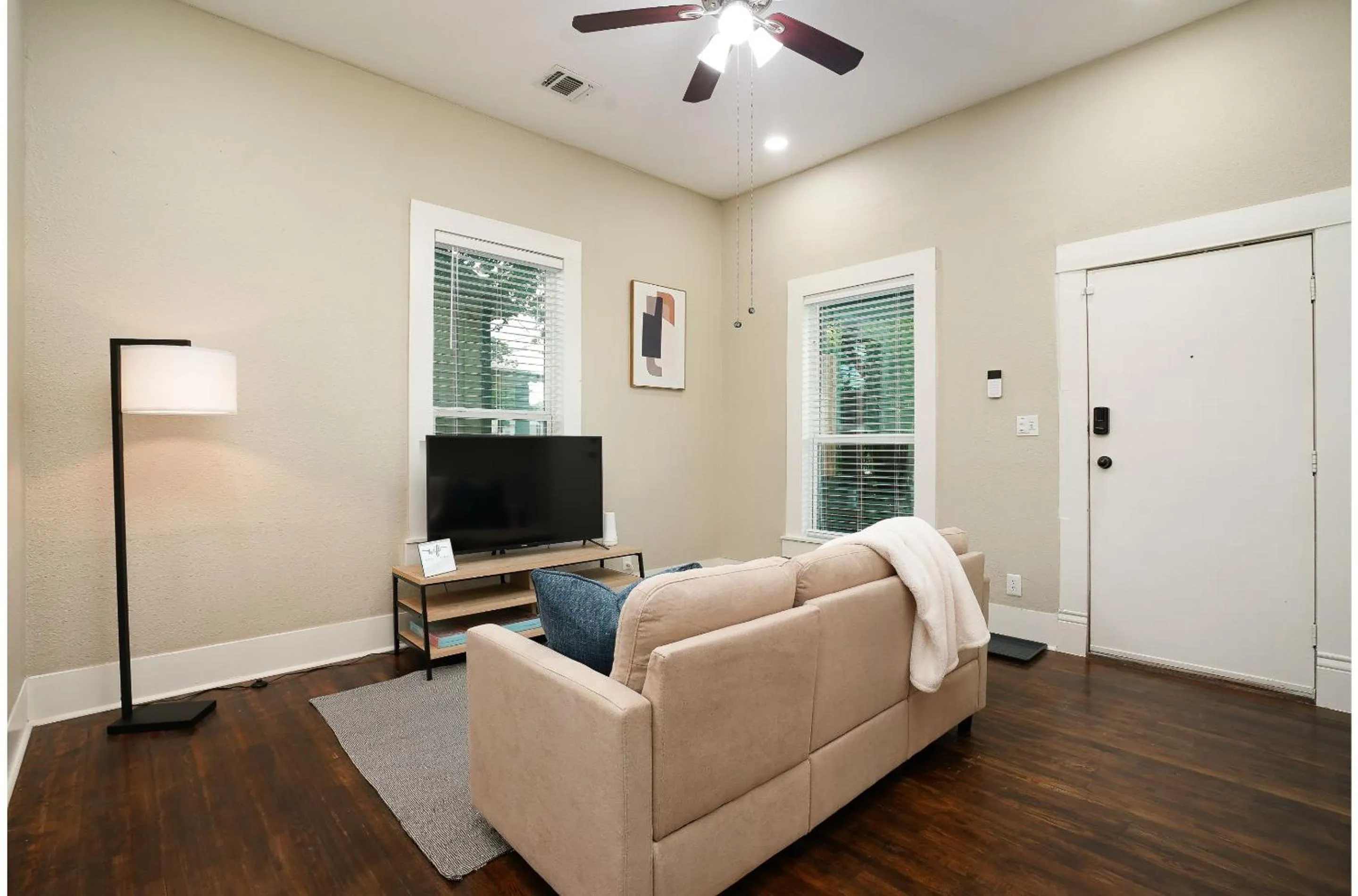 Living room in Amazing Fully Fenced Home Only 5 Mins from Downtown