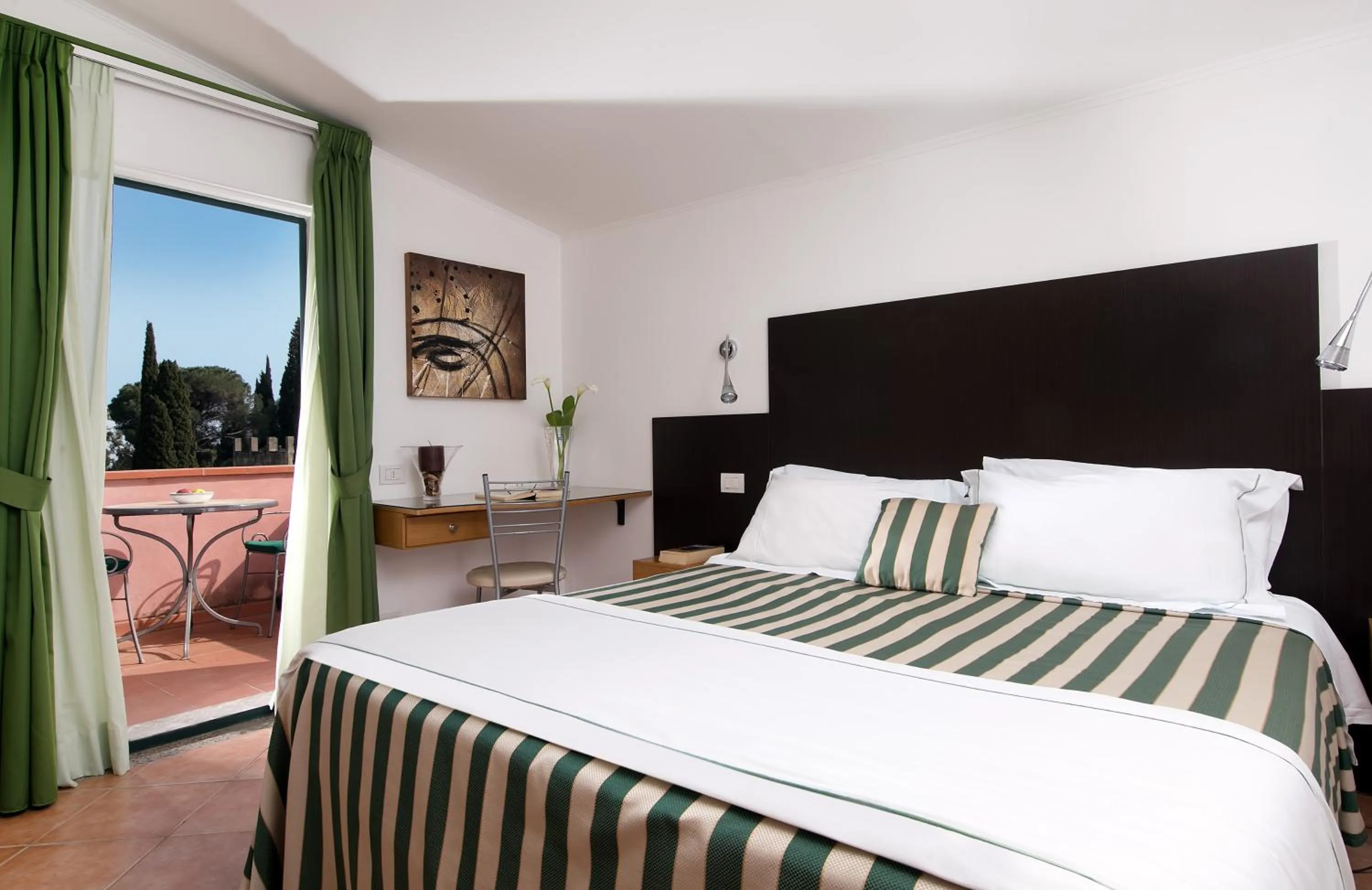 Bed in Hotel "La Pensione Svizzera"
