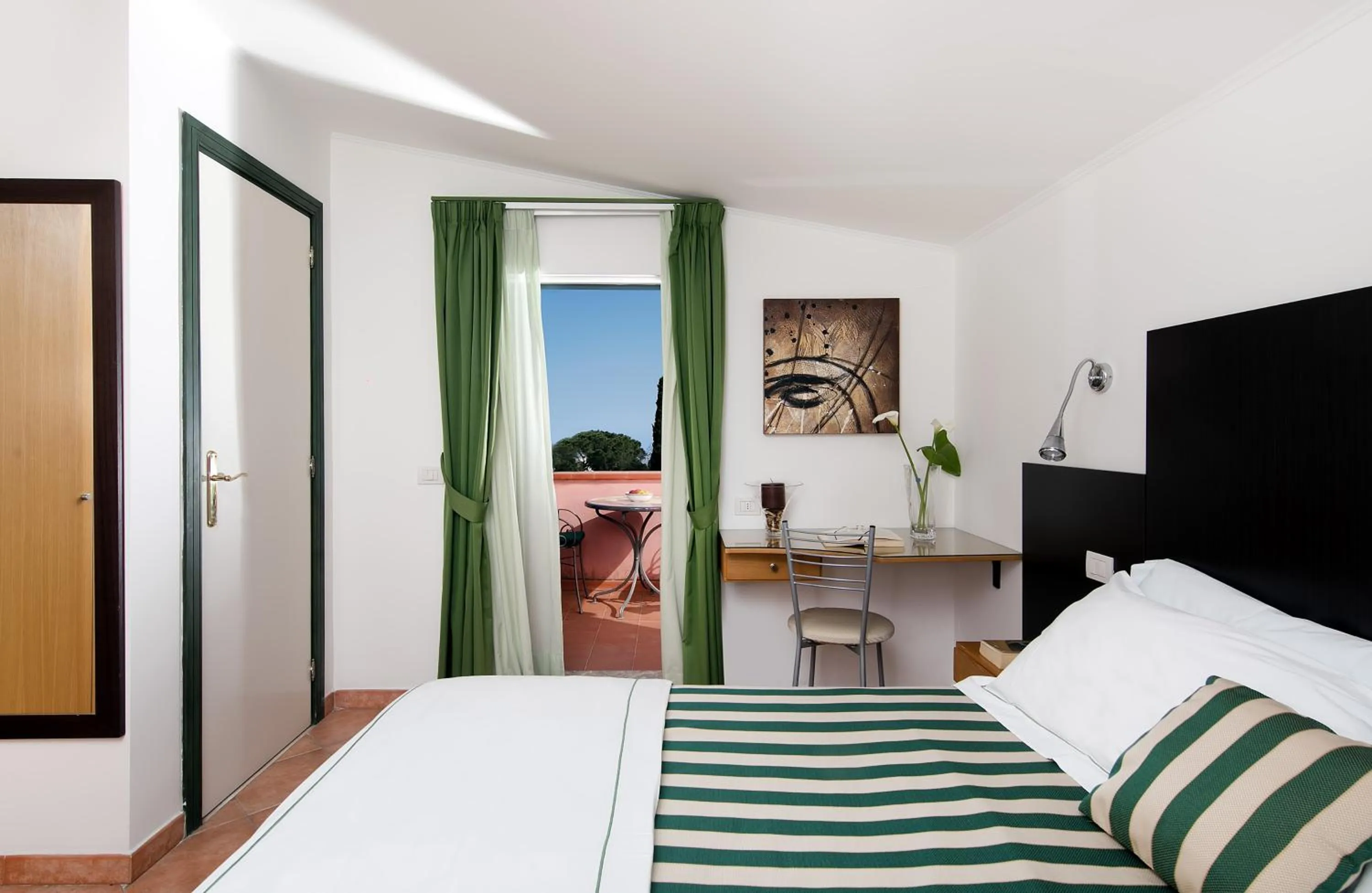 Bed in Hotel "La Pensione Svizzera"