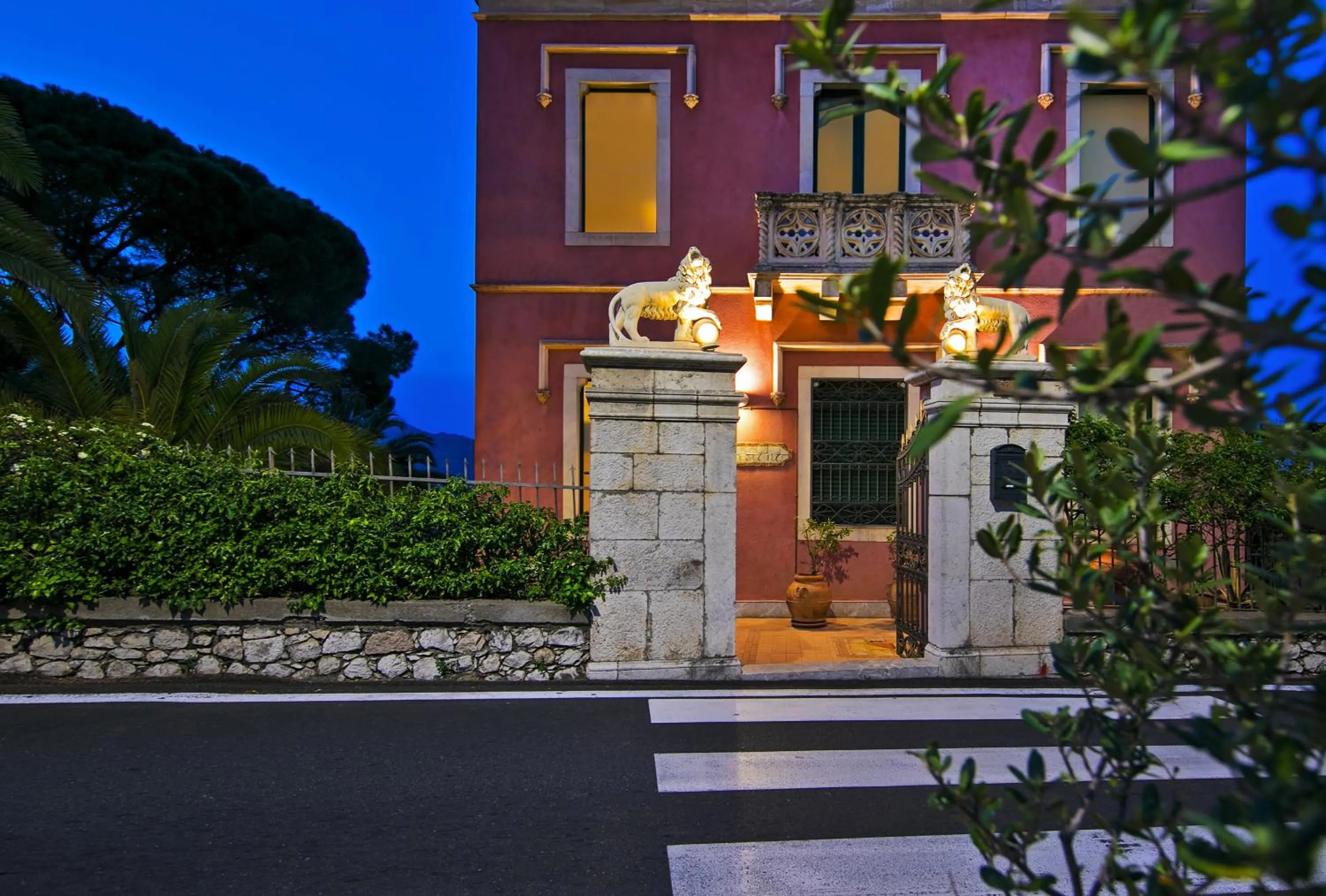 Hotel "La Pensione Svizzera"