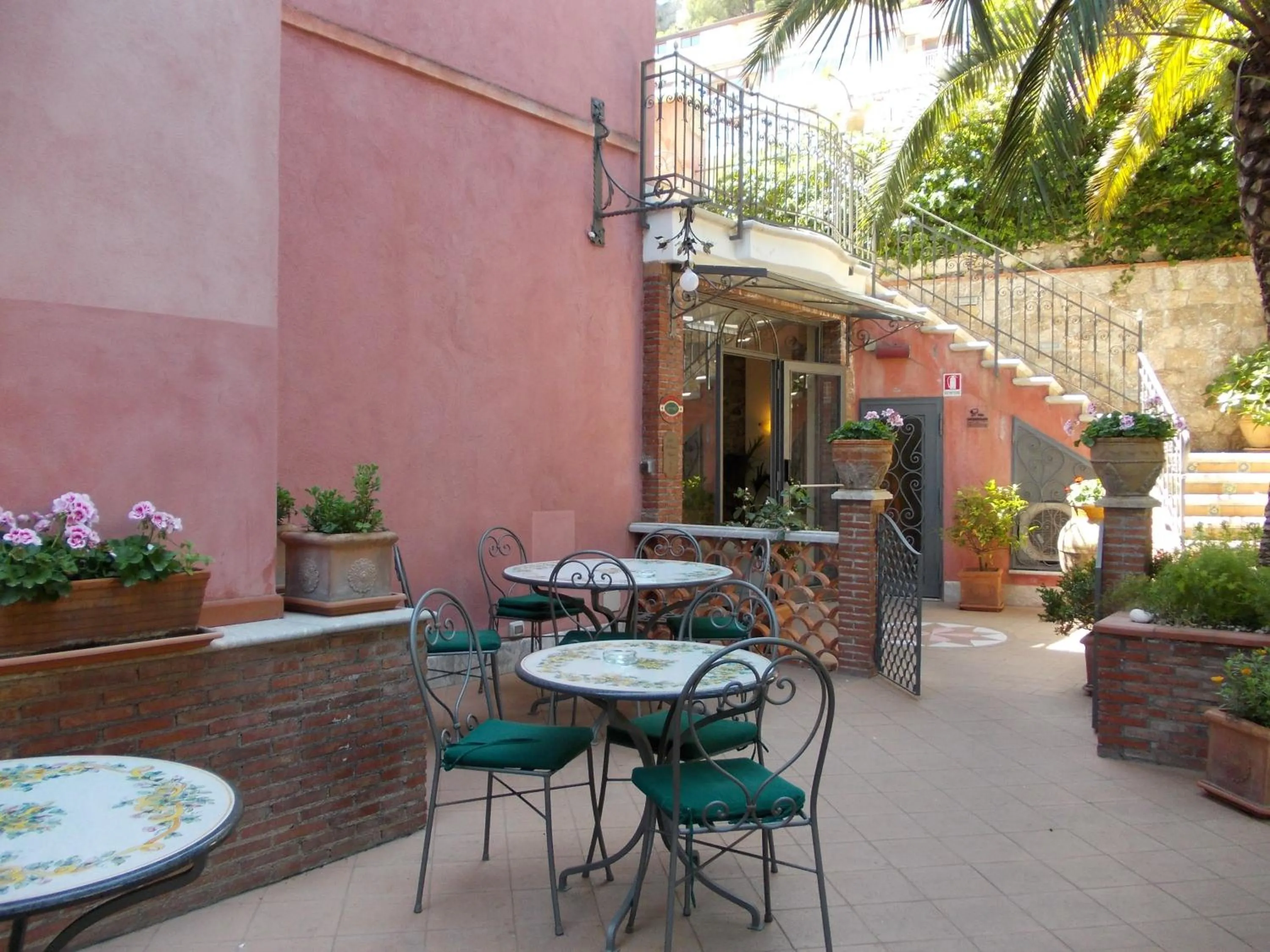 Balcony/Terrace in Hotel "La Pensione Svizzera"