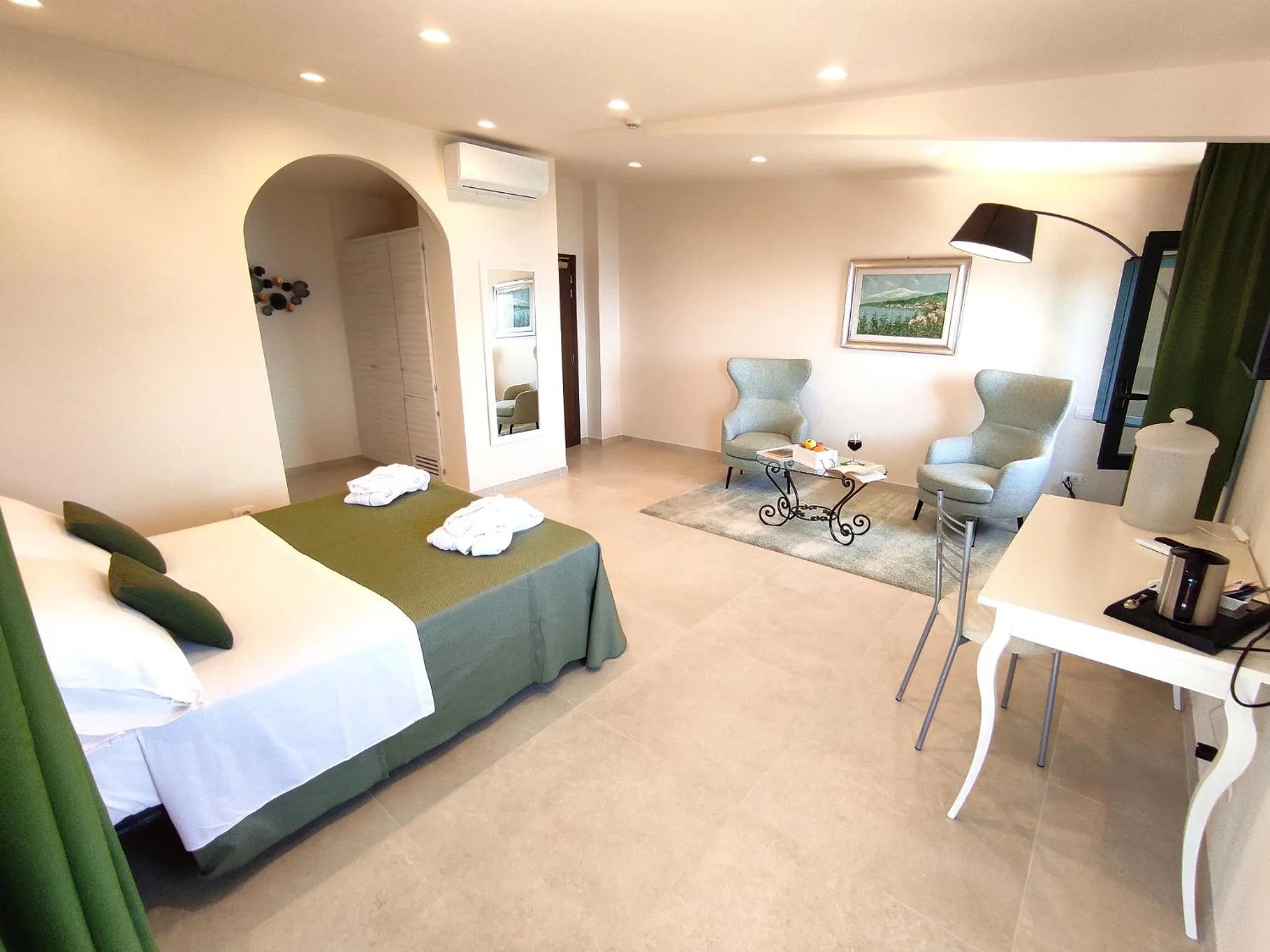 Bed in Hotel "La Pensione Svizzera"