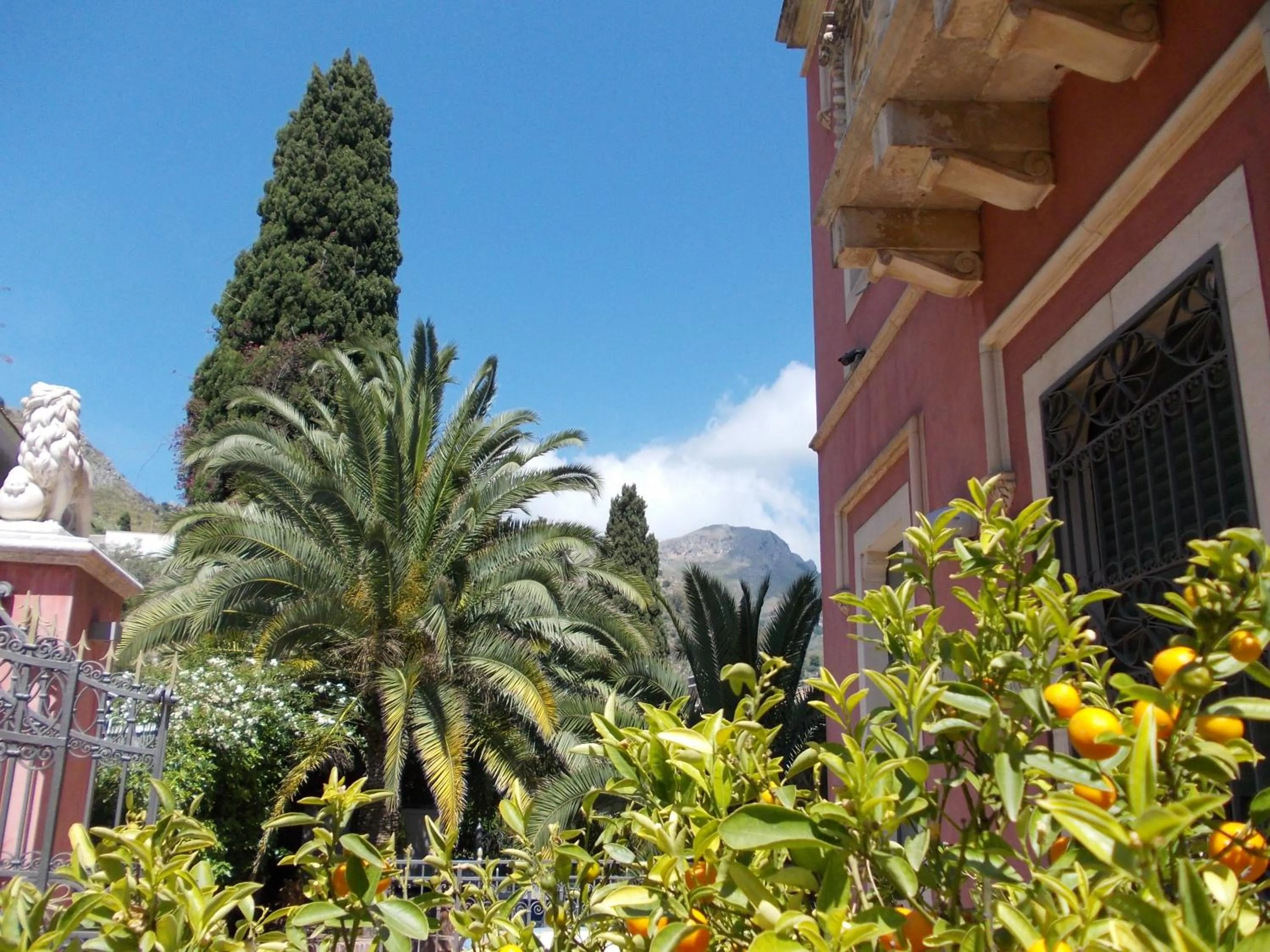 Property building in Hotel "La Pensione Svizzera"