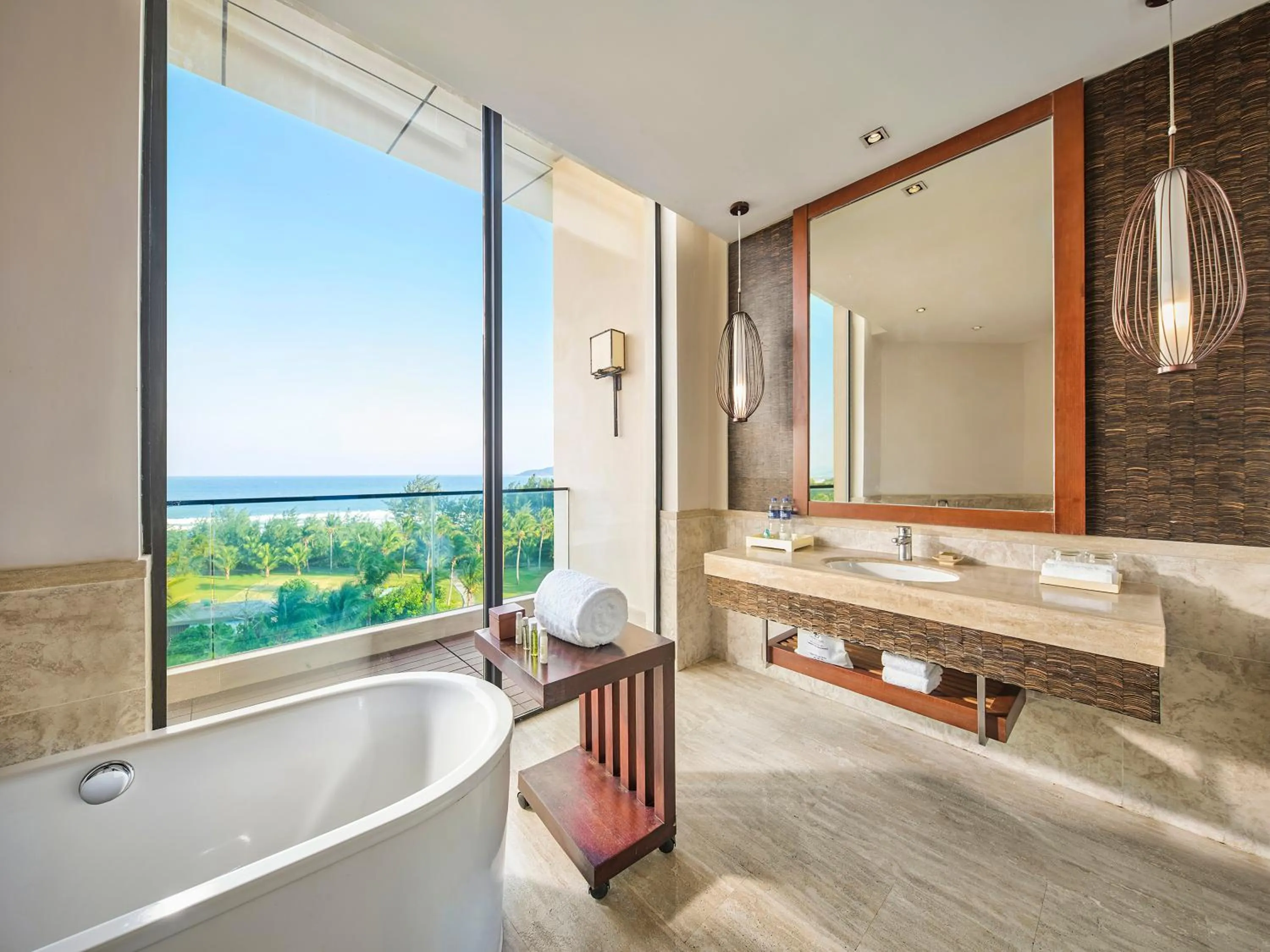 Bathroom, Bed in Wanda Realm Resort Sanya Haitang Bay