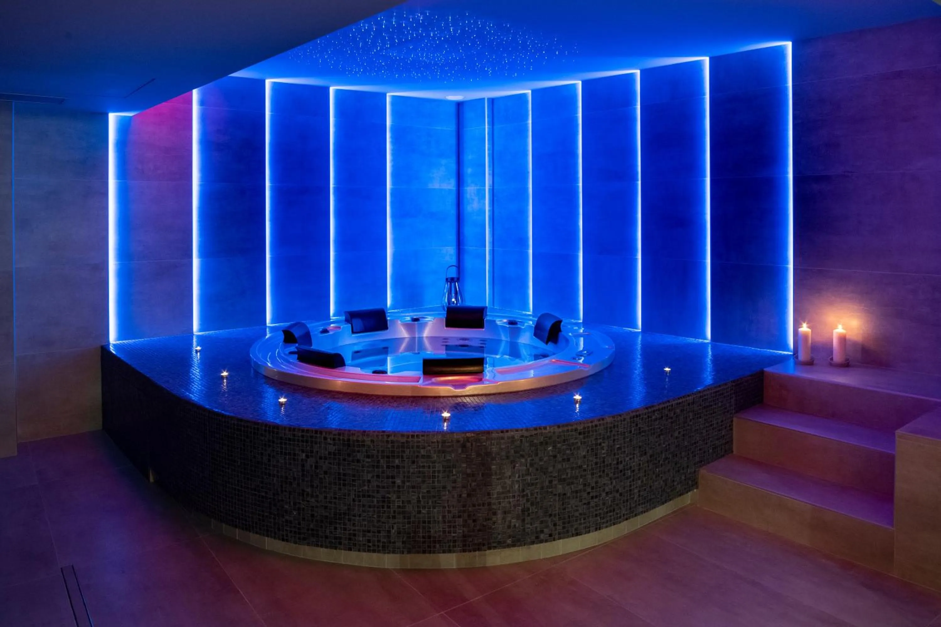 Hot Tub in Hotel Centrale Spa & Relax