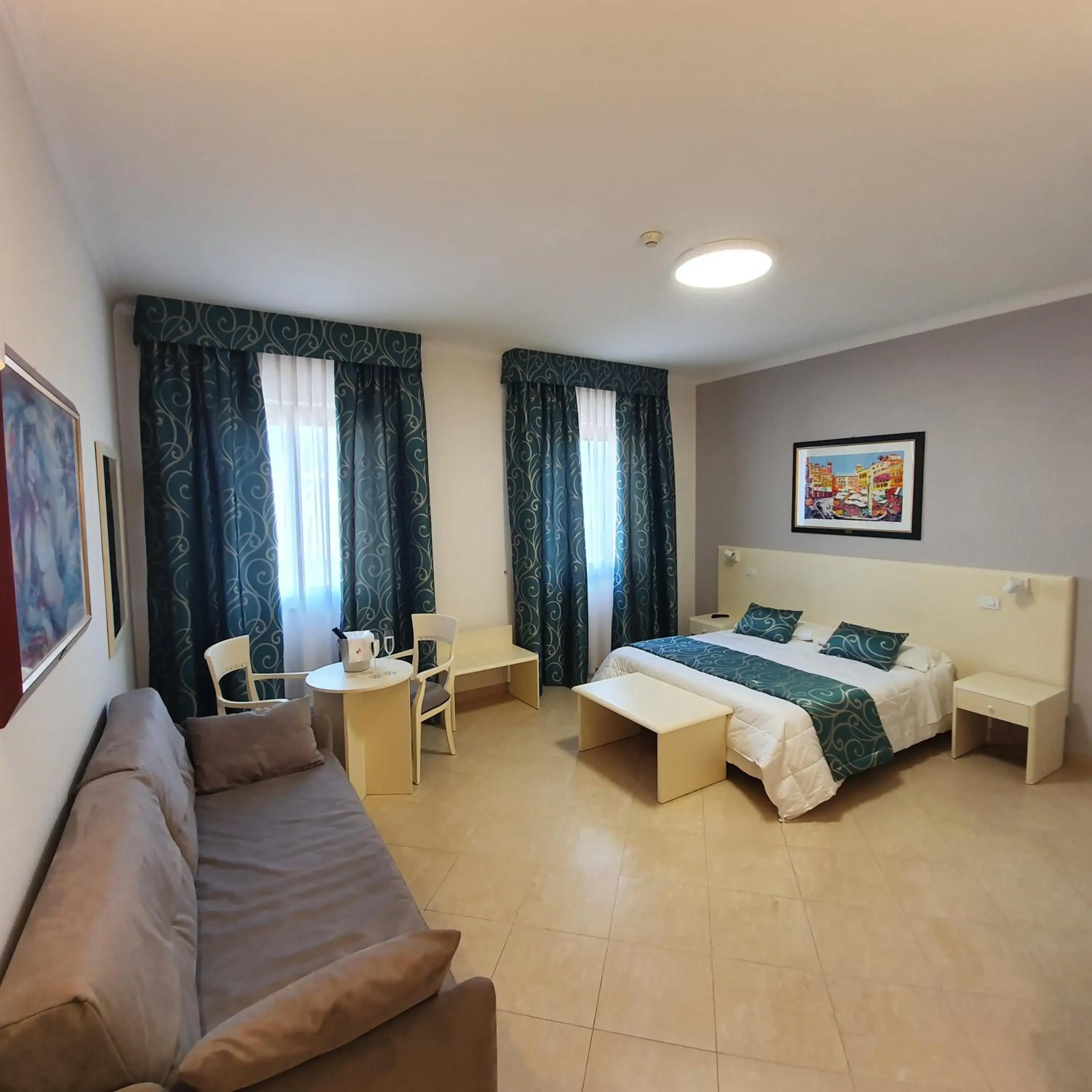 Bed in Hotel Centrale Spa & Relax Bed in Hotel Centrale Spa & Relax