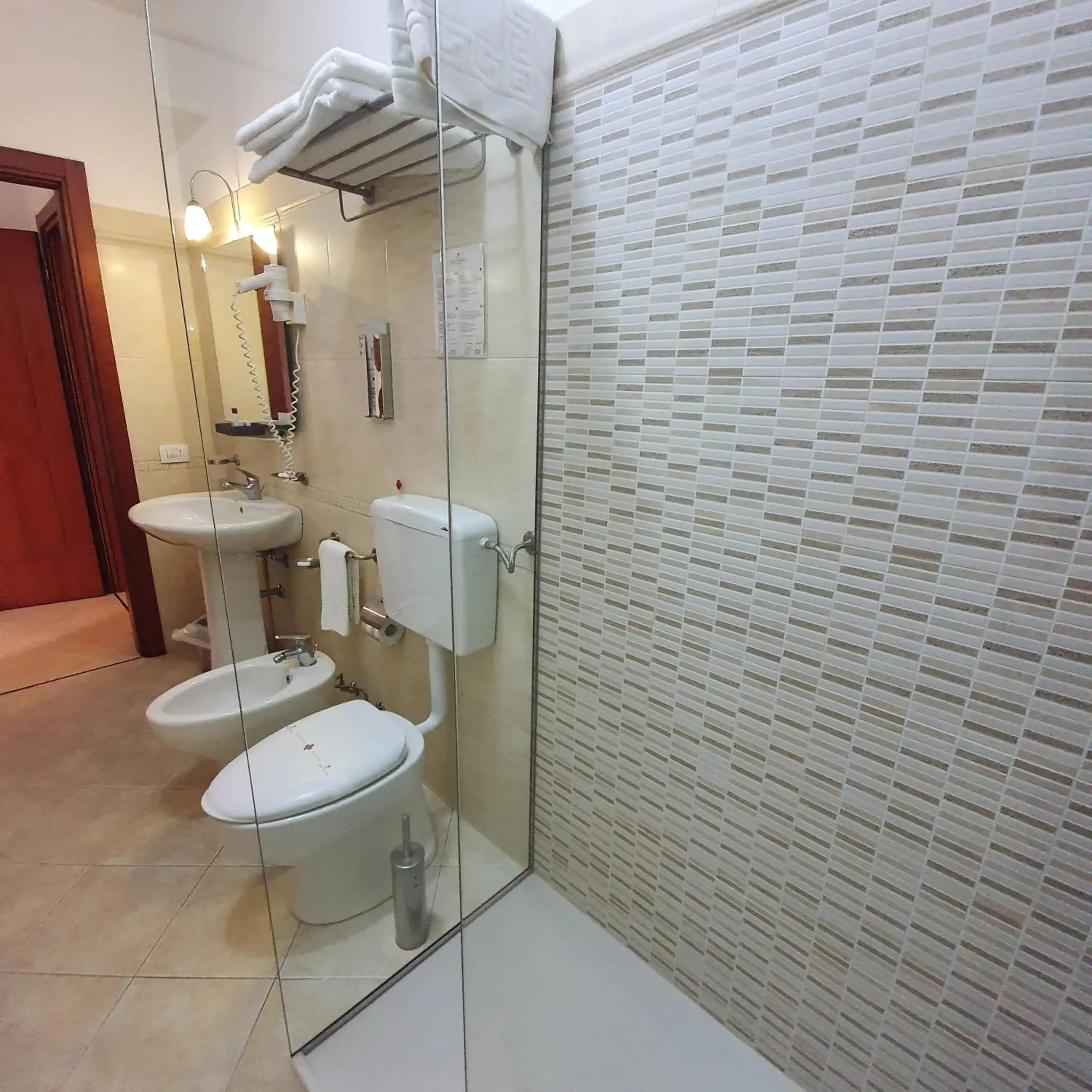 Bathroom in Hotel Centrale Spa & Relax Bathroom in Hotel Centrale Spa & Relax