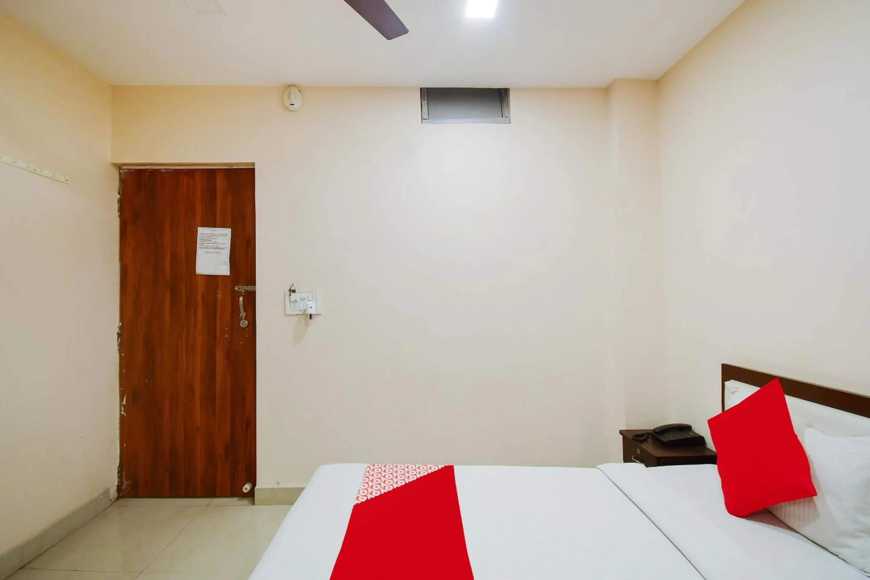 Bedroom, Bed in Hotel O Harihar Premium