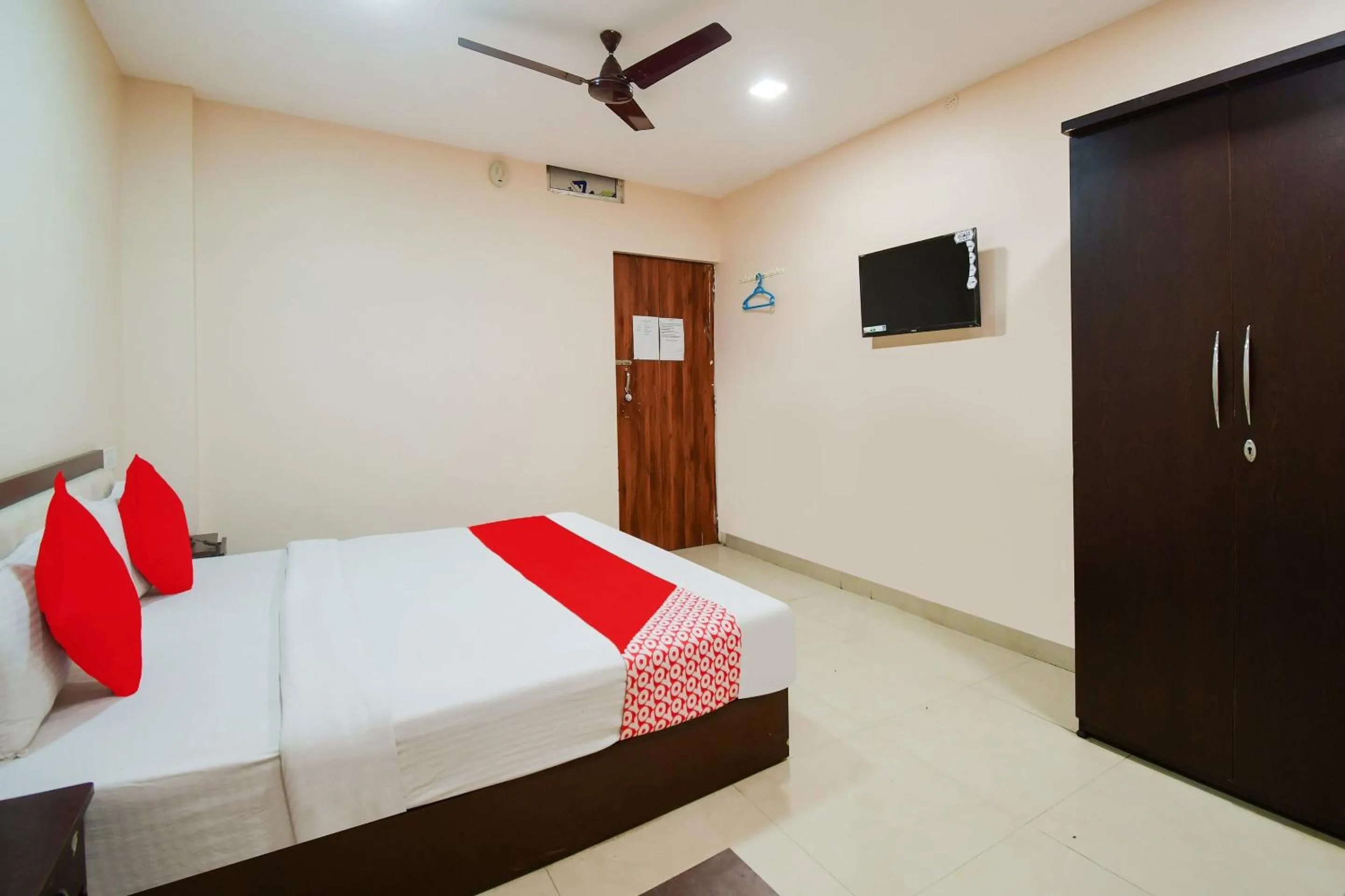 Bedroom, Bed in Hotel O Harihar Premium
