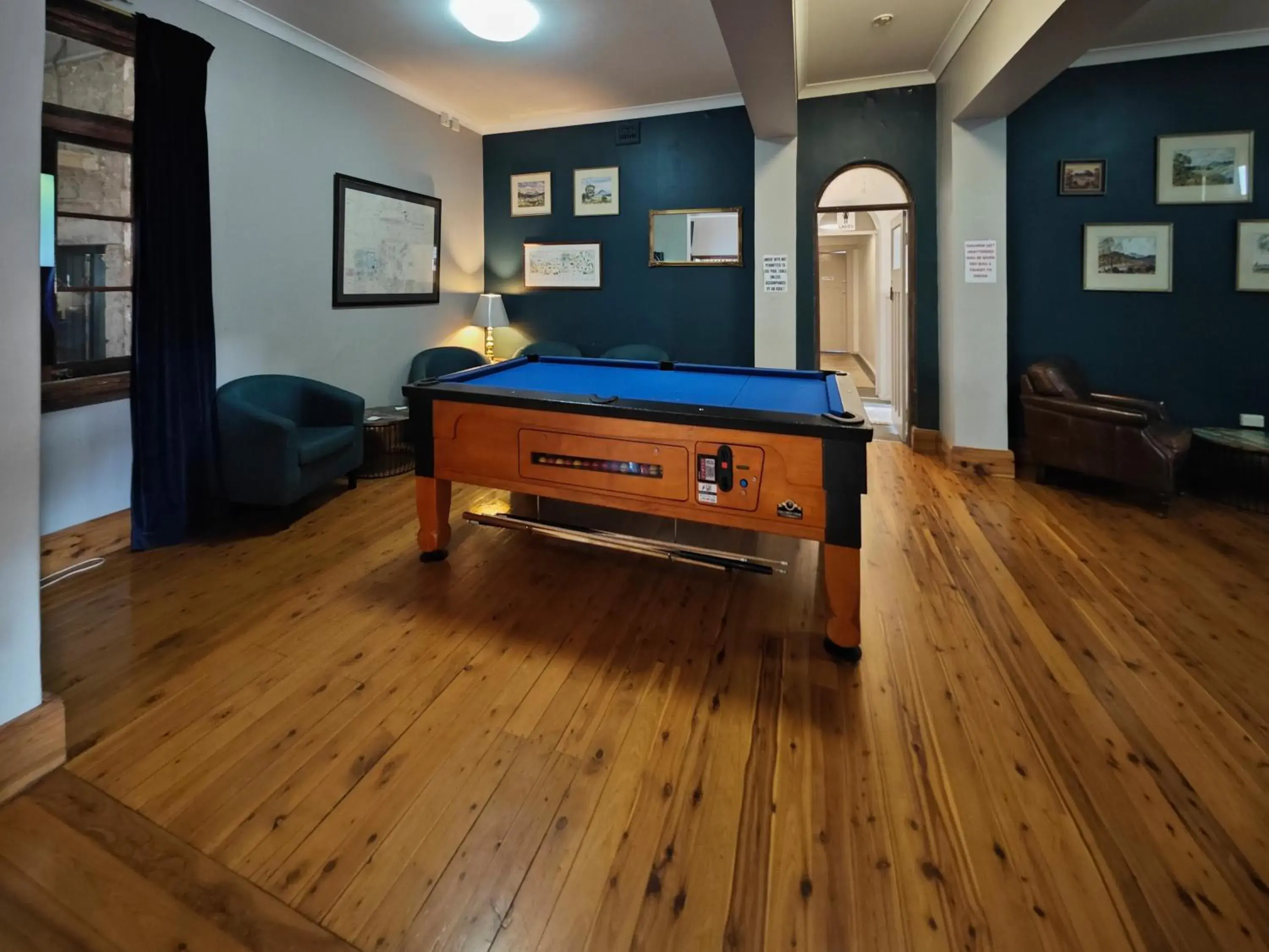 Lounge or bar in Royal Hotel Capertee Lounge or bar in Royal Hotel Capertee