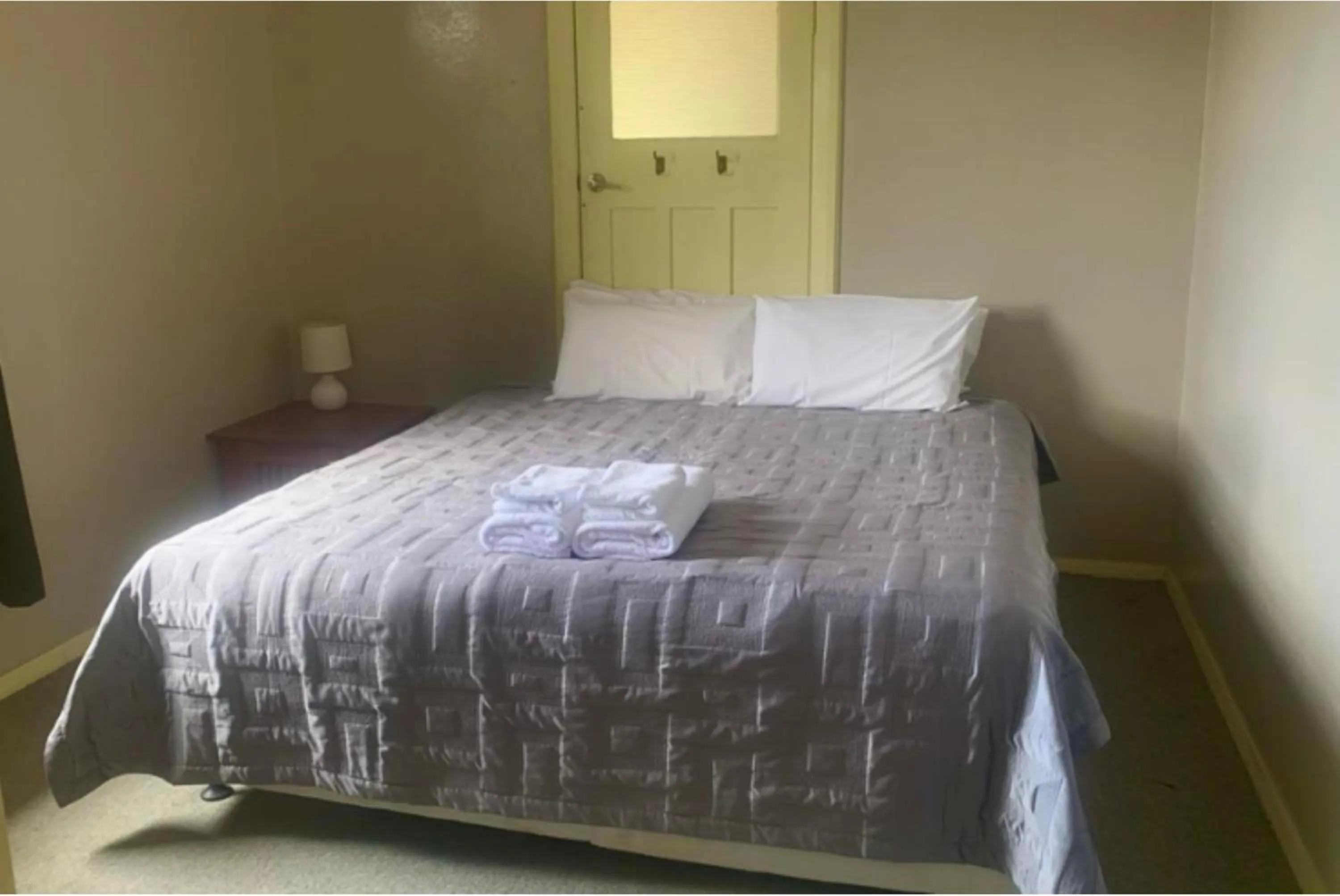 Bed in Royal Hotel Capertee