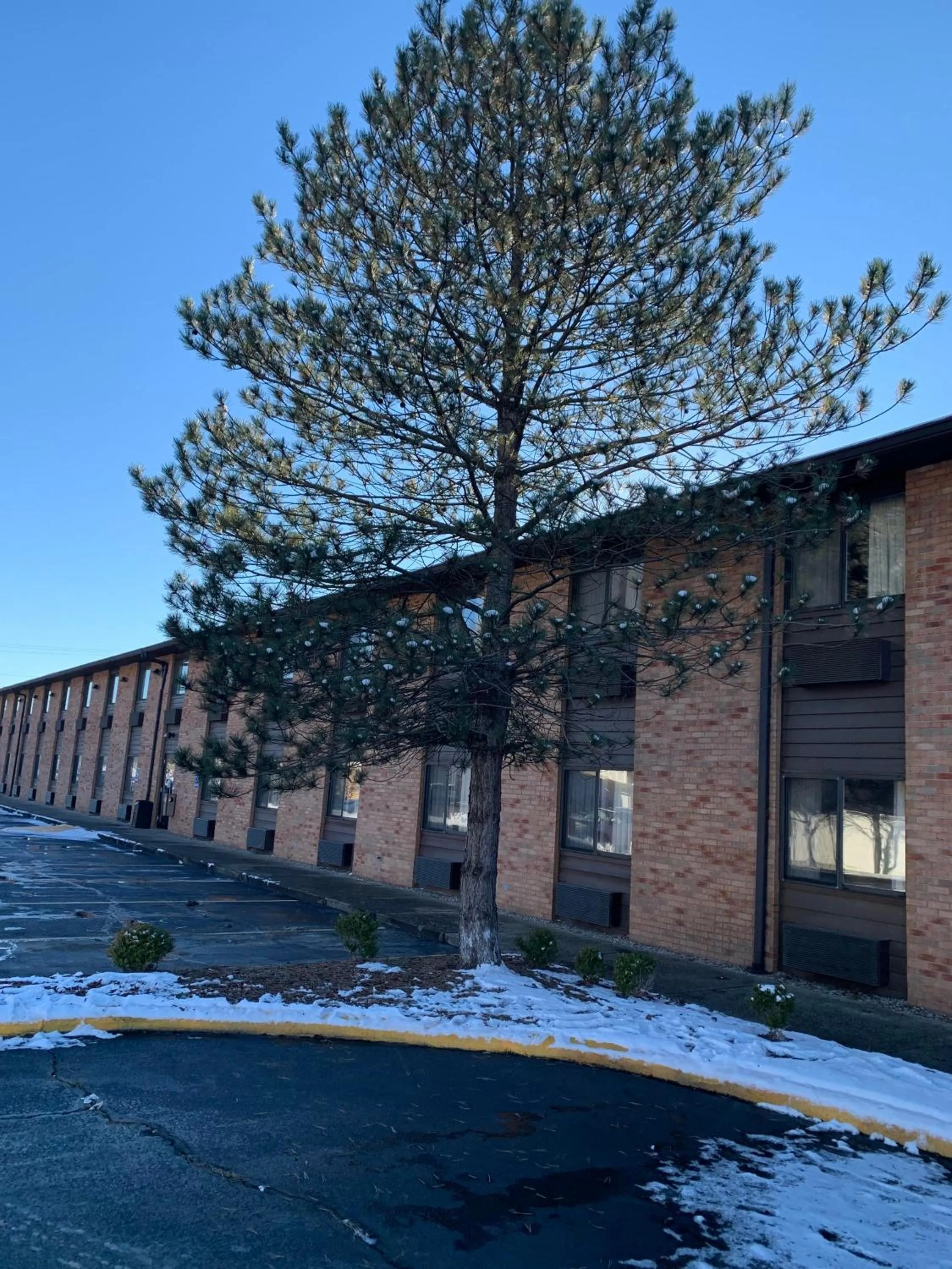 New Martinsville Inn