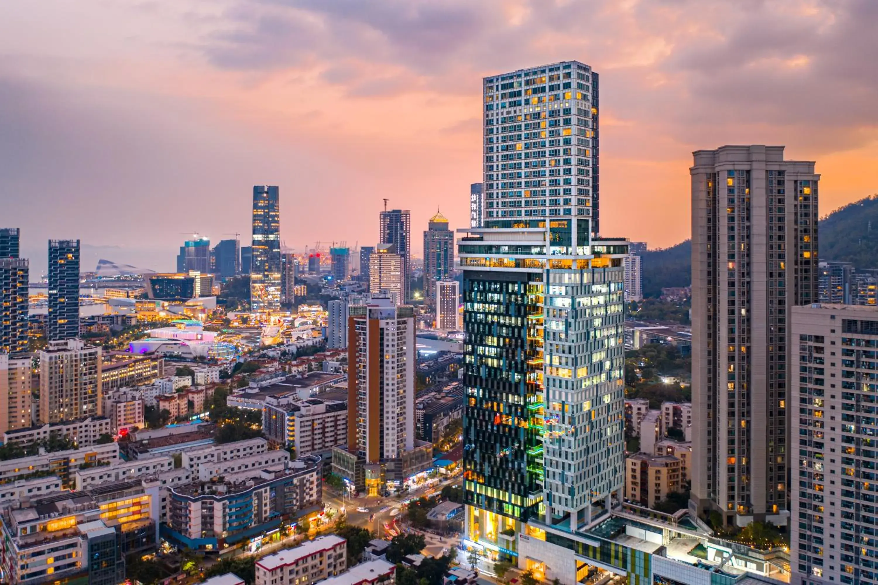 Property building in Grade Hotel Shenzhen Shekou Sea World Property building in Grade Hotel Shenzhen Shekou Sea World