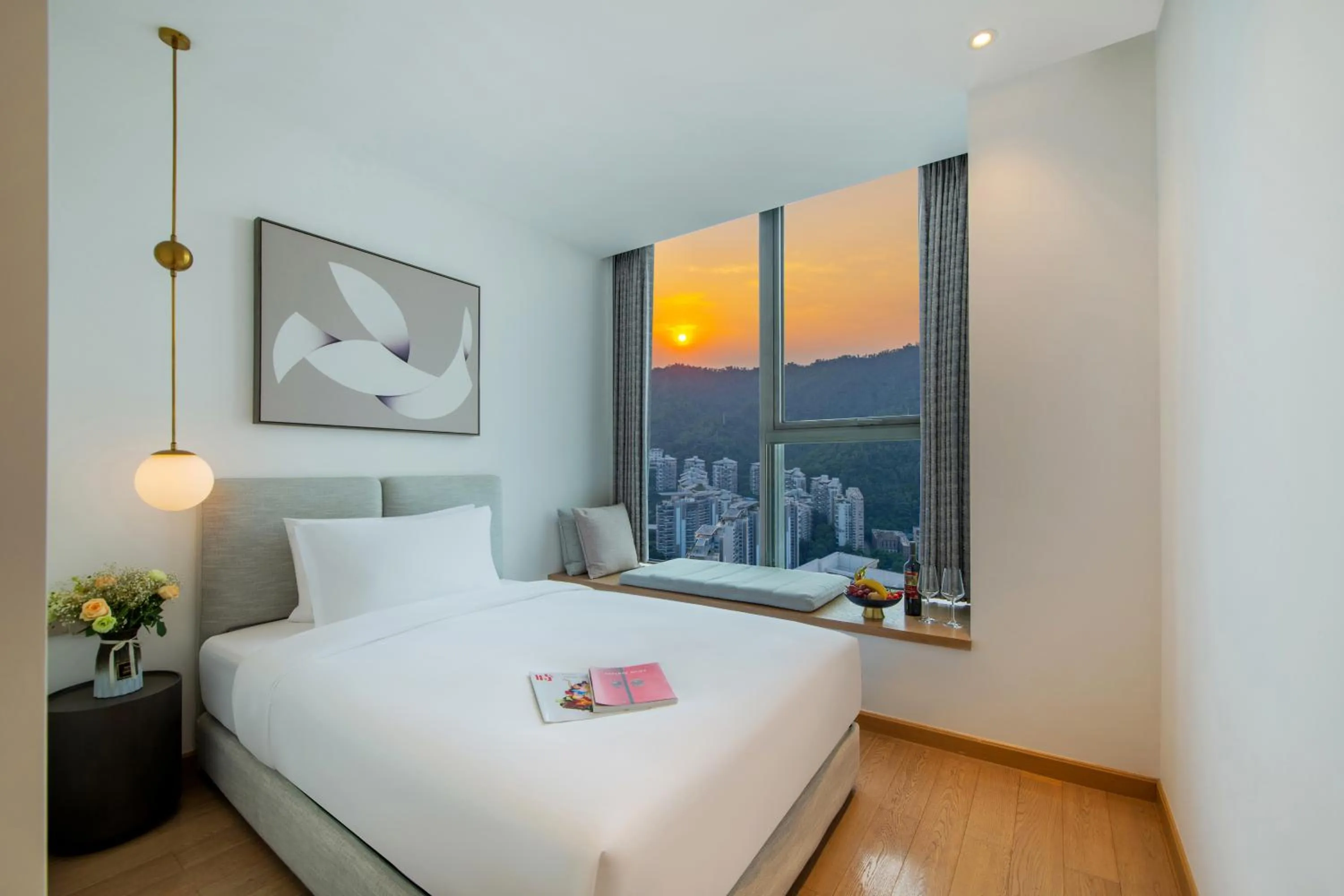 Bed in Grade Hotel Shenzhen Shekou Sea World