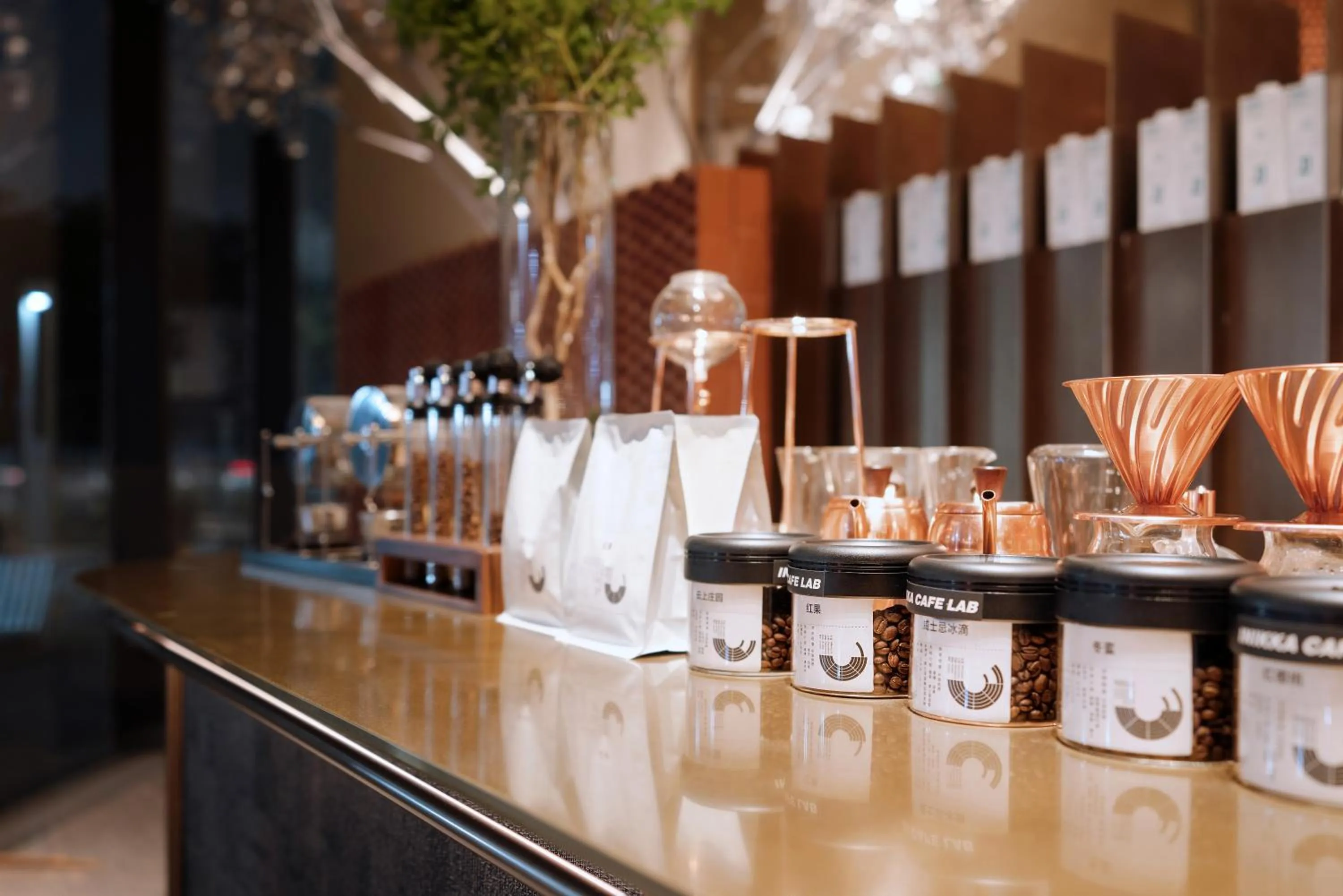 Lounge or bar in Grade Hotel Shenzhen Shekou Sea World