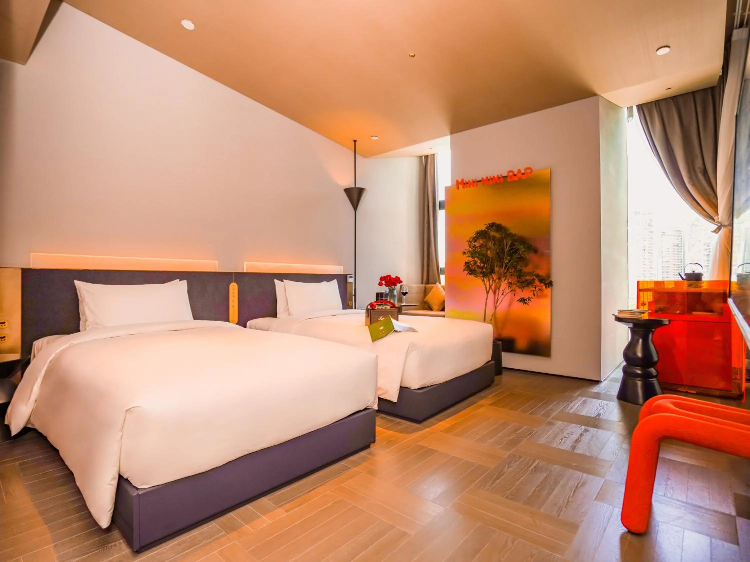 room service, Bed in Grade Hotel Shenzhen Shekou Sea World