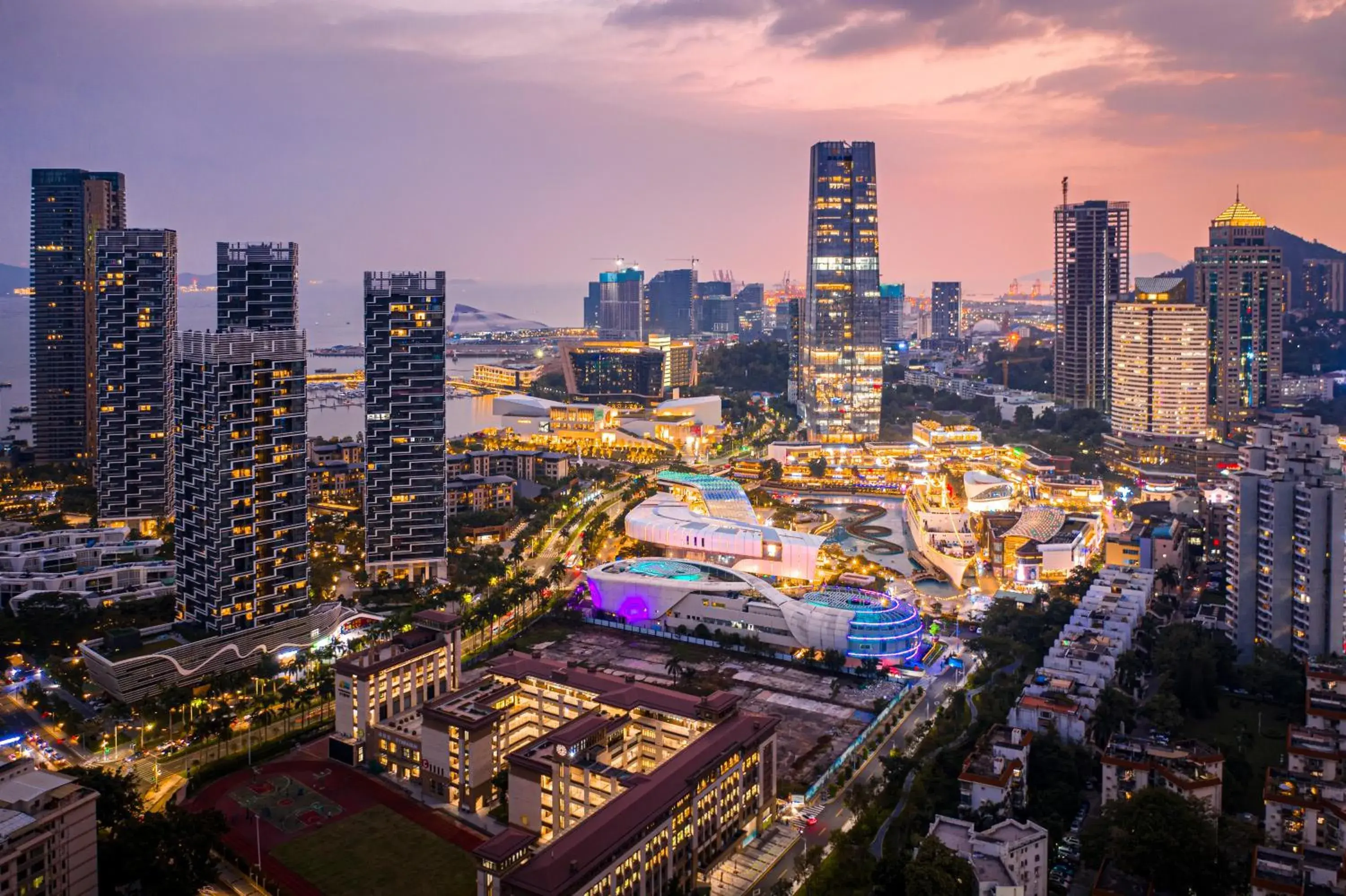 Property building in Grade Hotel Shenzhen Shekou Sea World Property building in Grade Hotel Shenzhen Shekou Sea World