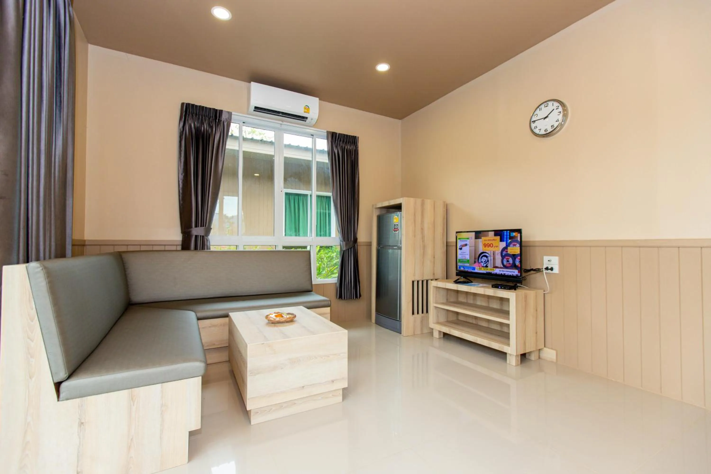 Communal lounge/ TV room in The Chamuang Forest