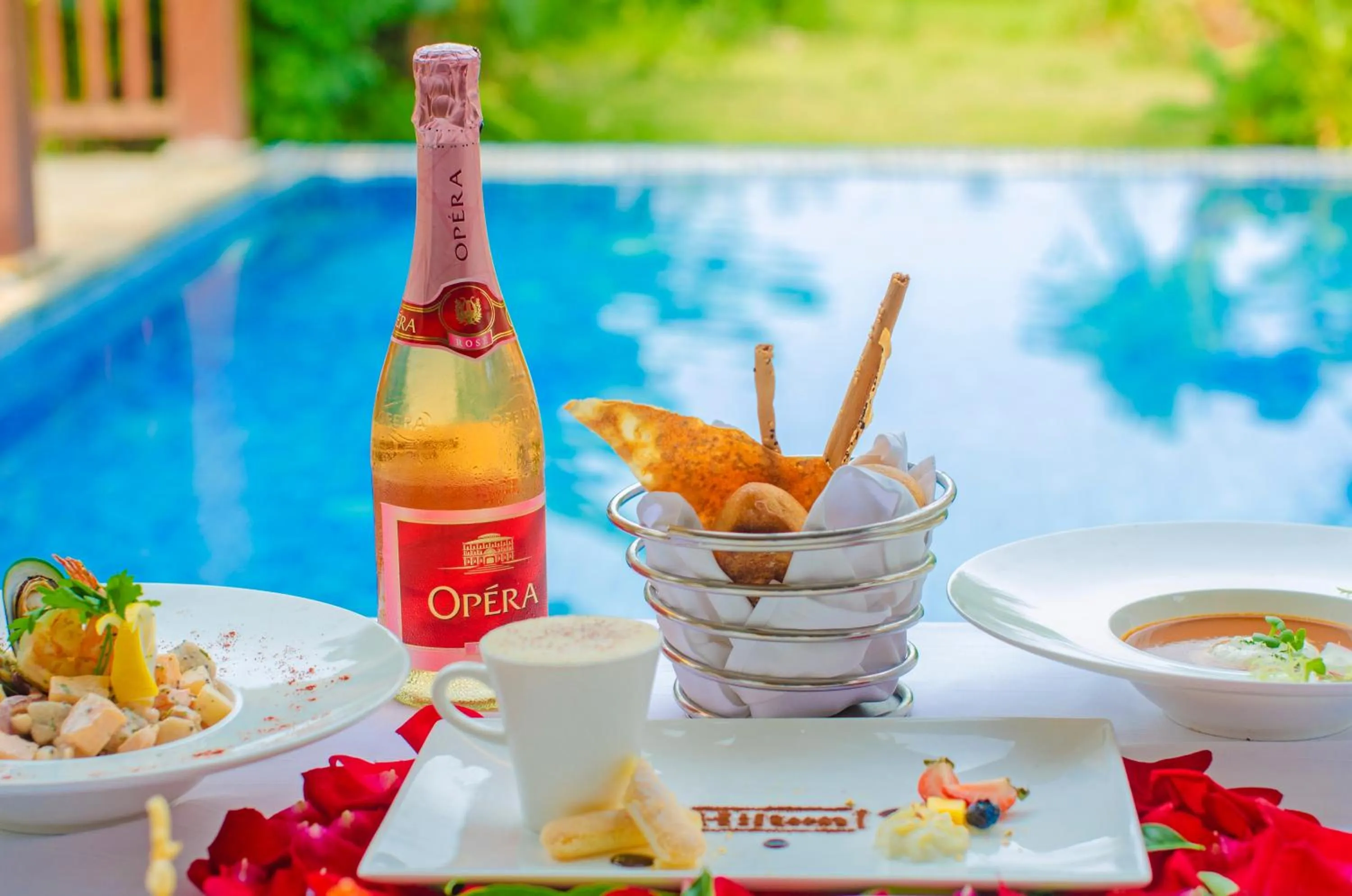 Dinner in Wanda Reign Resort & Villas Sanya Haitang Bay