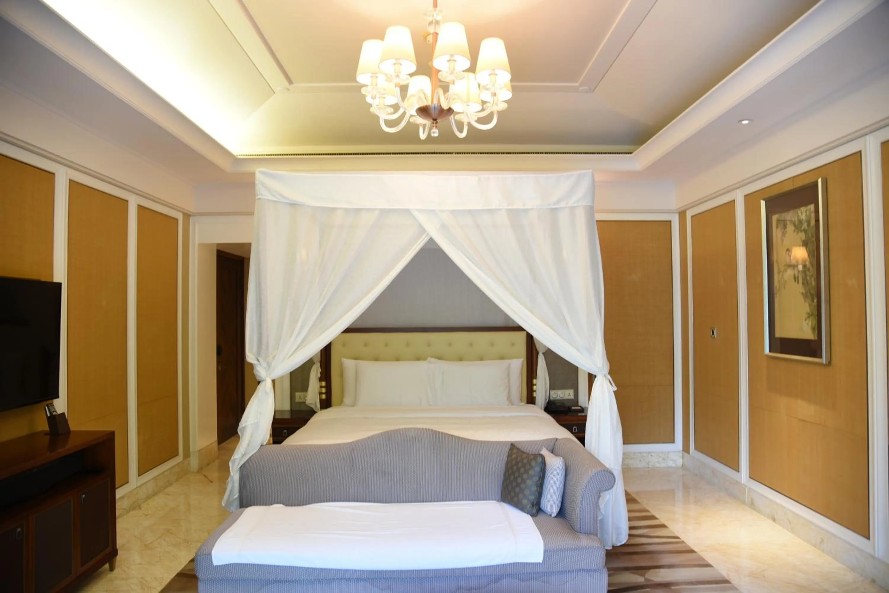 Bedroom, Bed in Wanda Reign Resort & Villas Sanya Haitang Bay