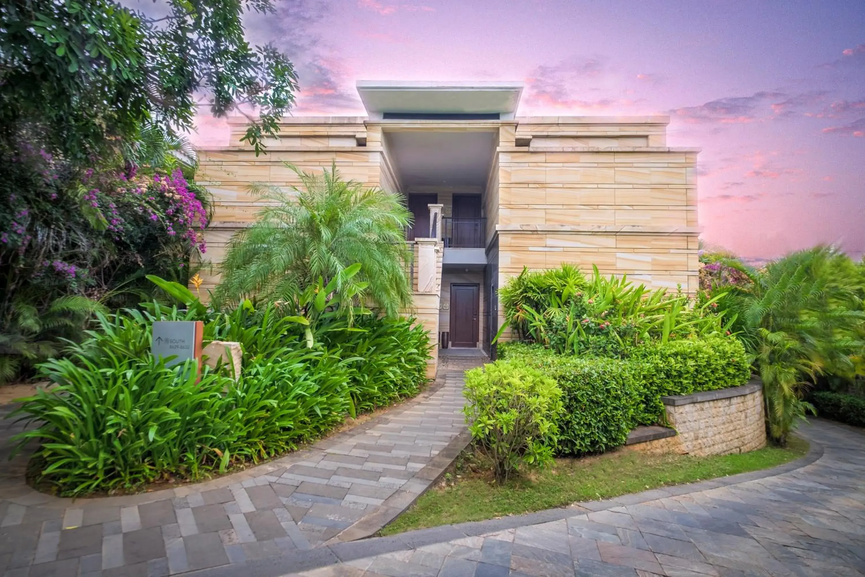 Family Pool Villa 4 Bedroom in Wanda Reign Resort & Villas Sanya Haitang Bay Family Pool Villa 4 Bedroom in Wanda Reign Resort & Villas Sanya Haitang Bay