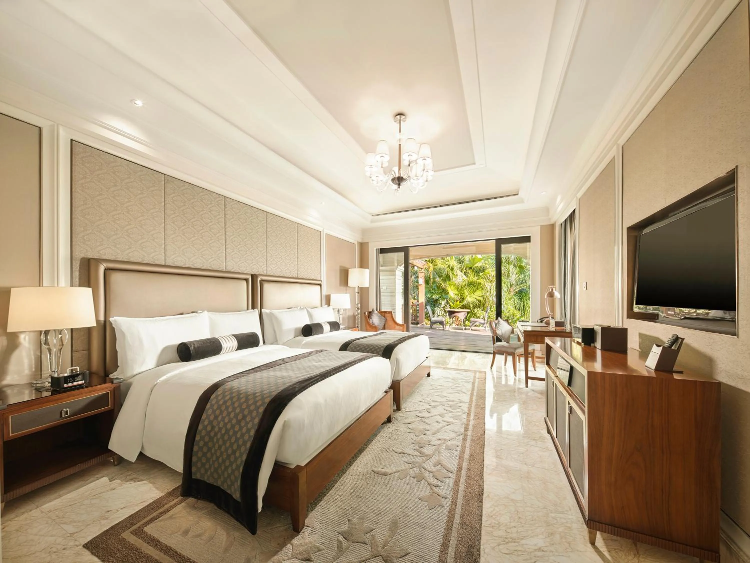 Bedroom, Bed in Wanda Reign Resort & Villas Sanya Haitang Bay