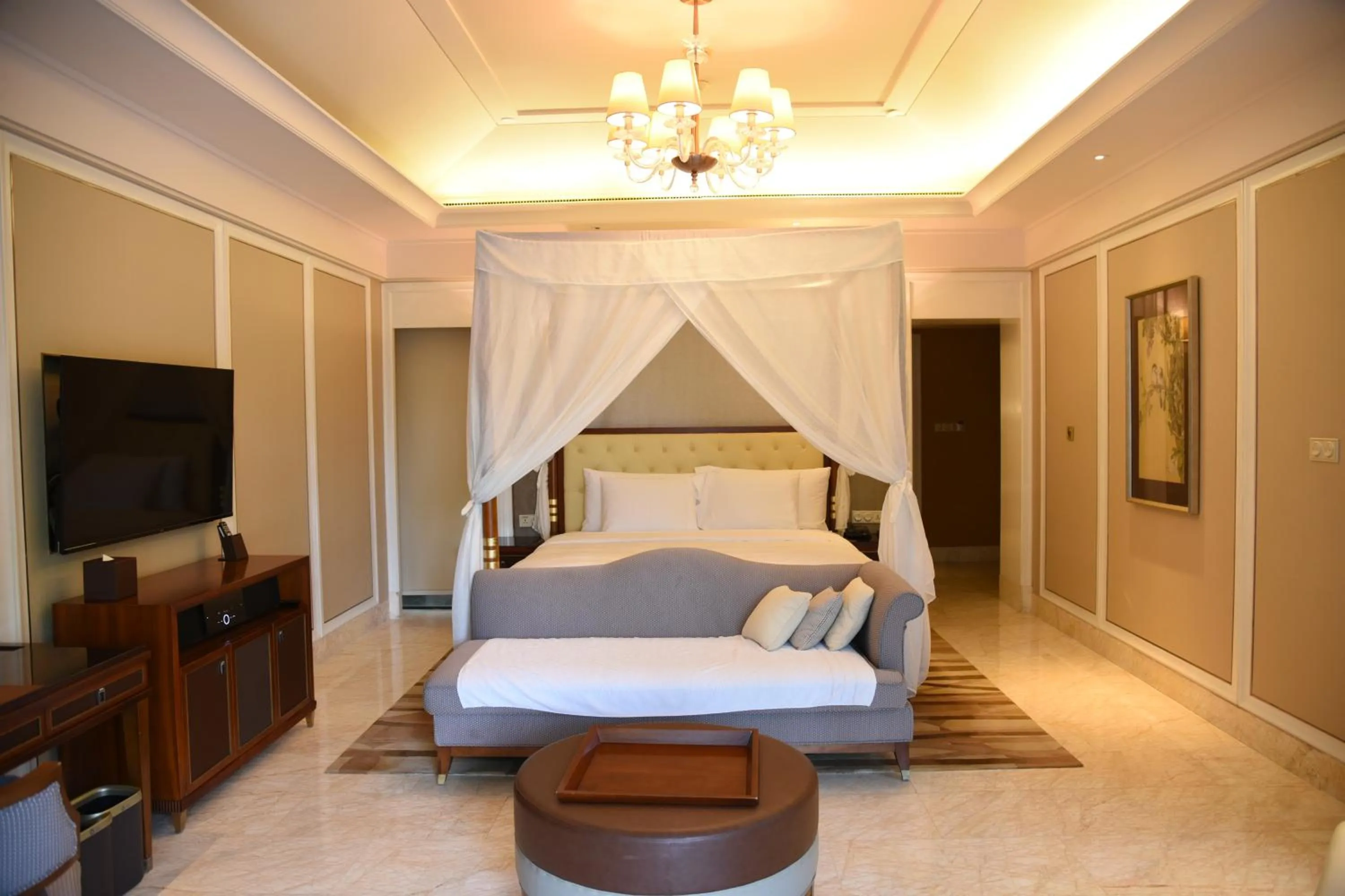 Bedroom, Bed in Wanda Reign Resort & Villas Sanya Haitang Bay