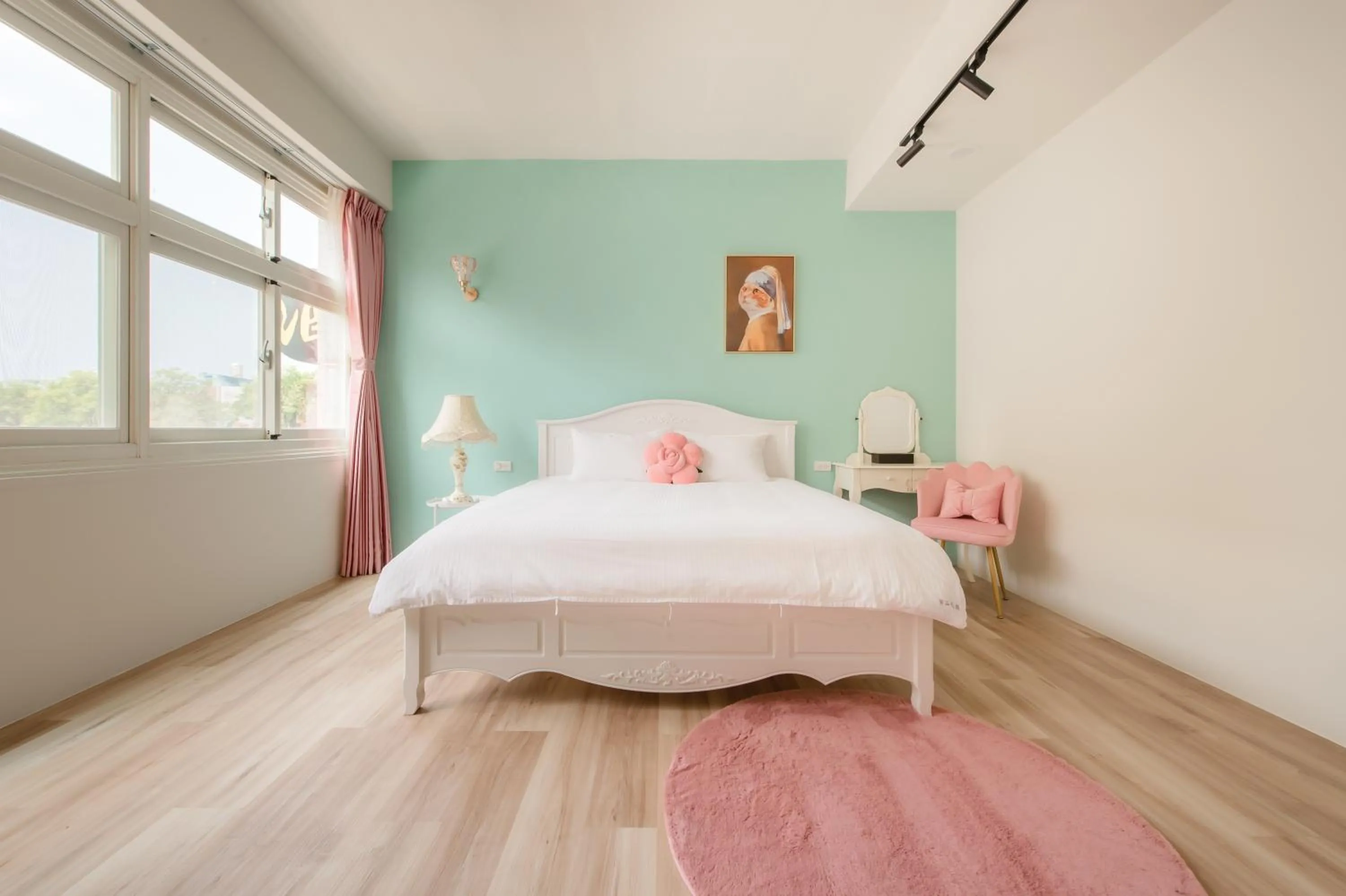 Apartment in Purple Flower House