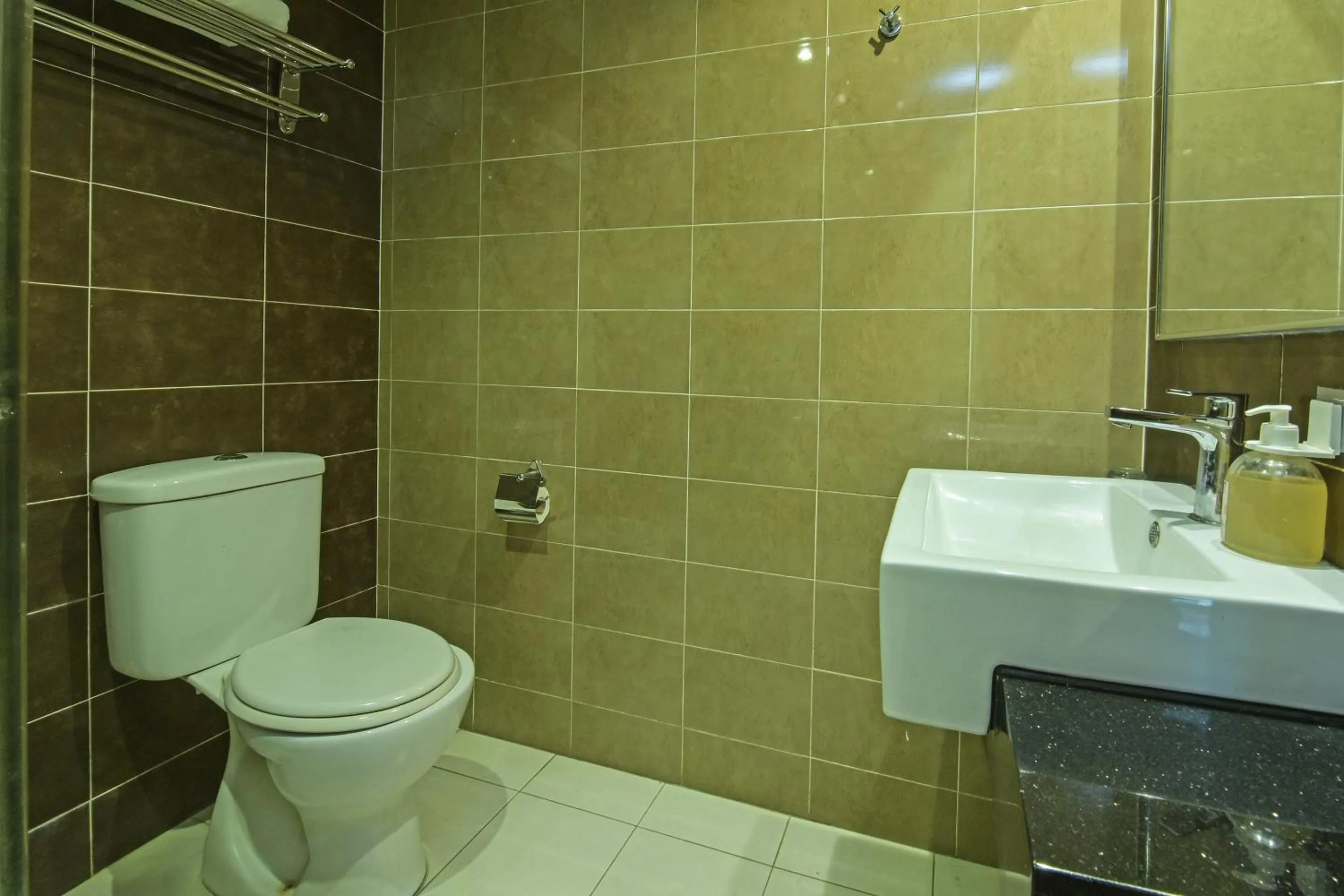 Bathroom in Collection O Melaka Near Dataran Pahlawan Formerly Ideals Hotel