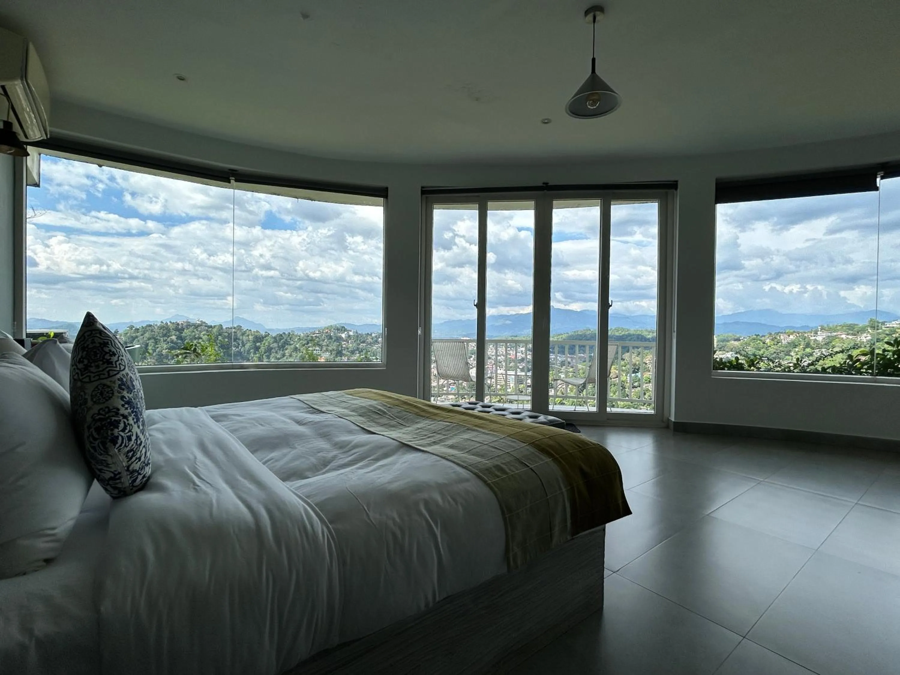 Bed in The Summit Kandy