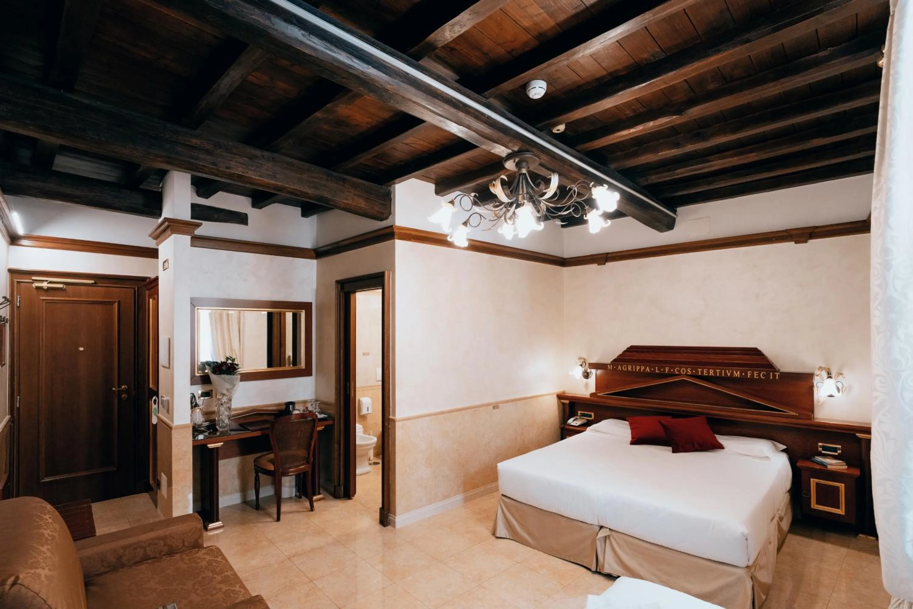 Bed in Hotel Pantheon