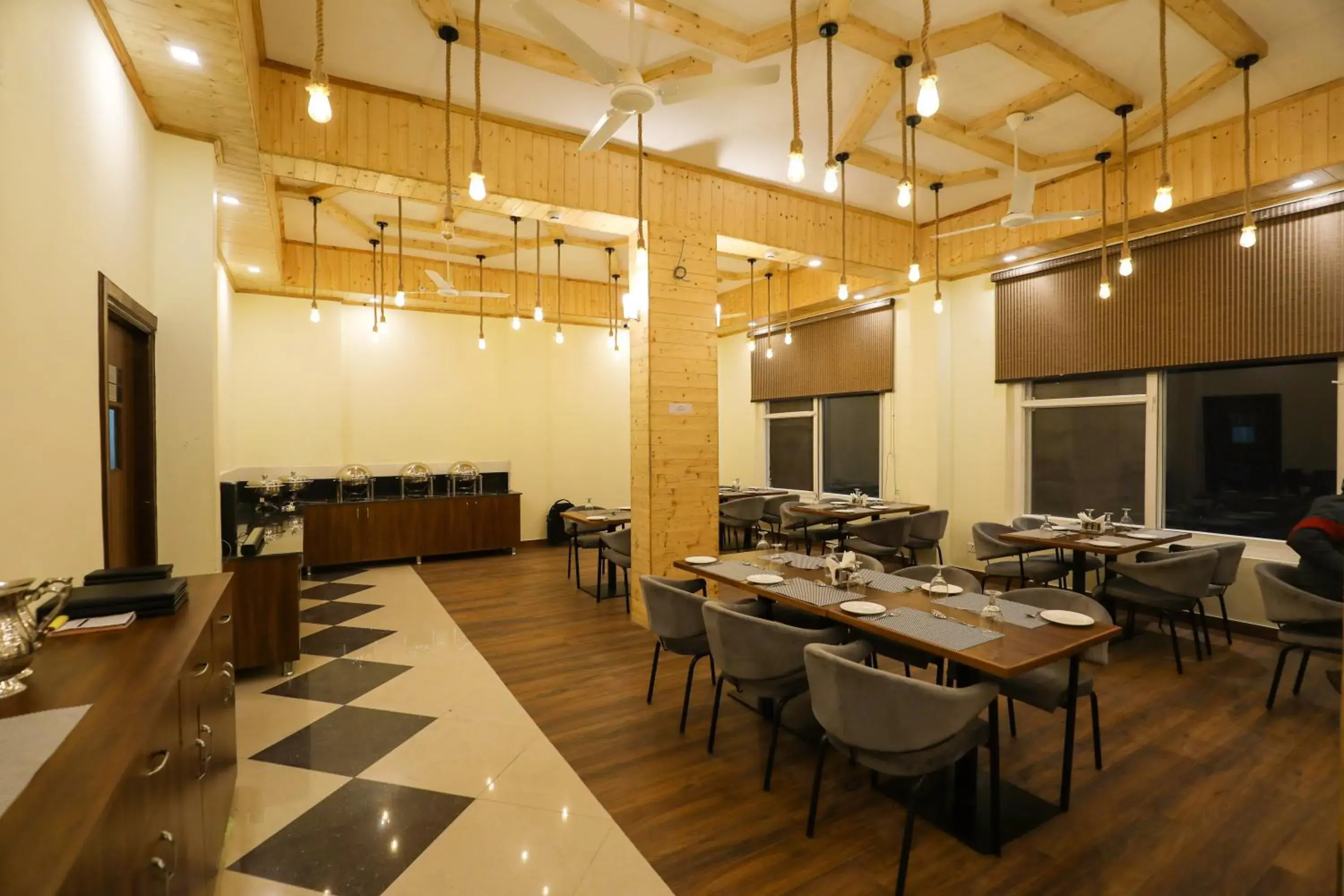 Restaurant/places to eat in Hotel Le Halcyon Kasauli Restaurant/places to eat in Hotel Le Halcyon Kasauli