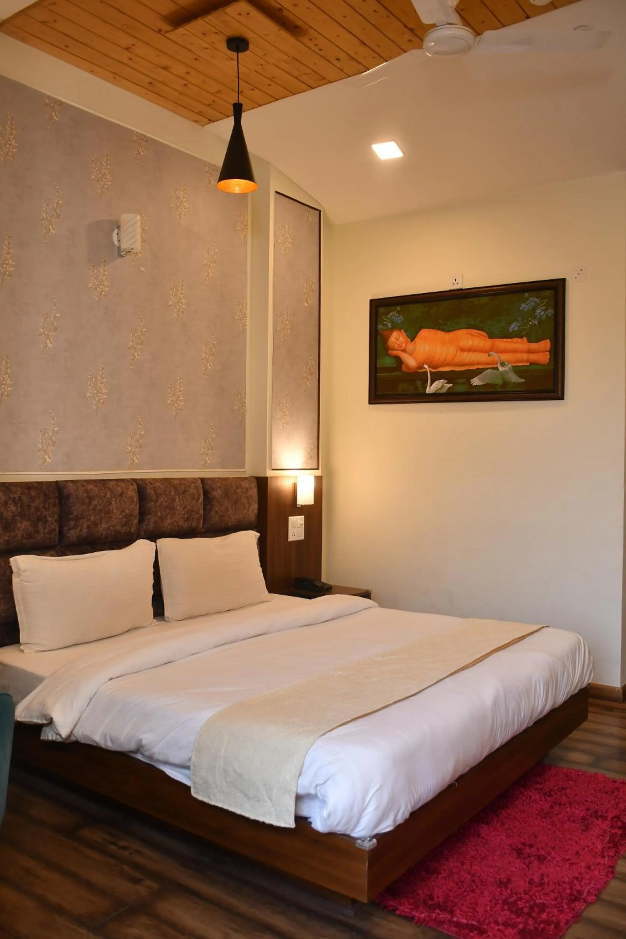 Bed in Hotel Le Halcyon Kasauli