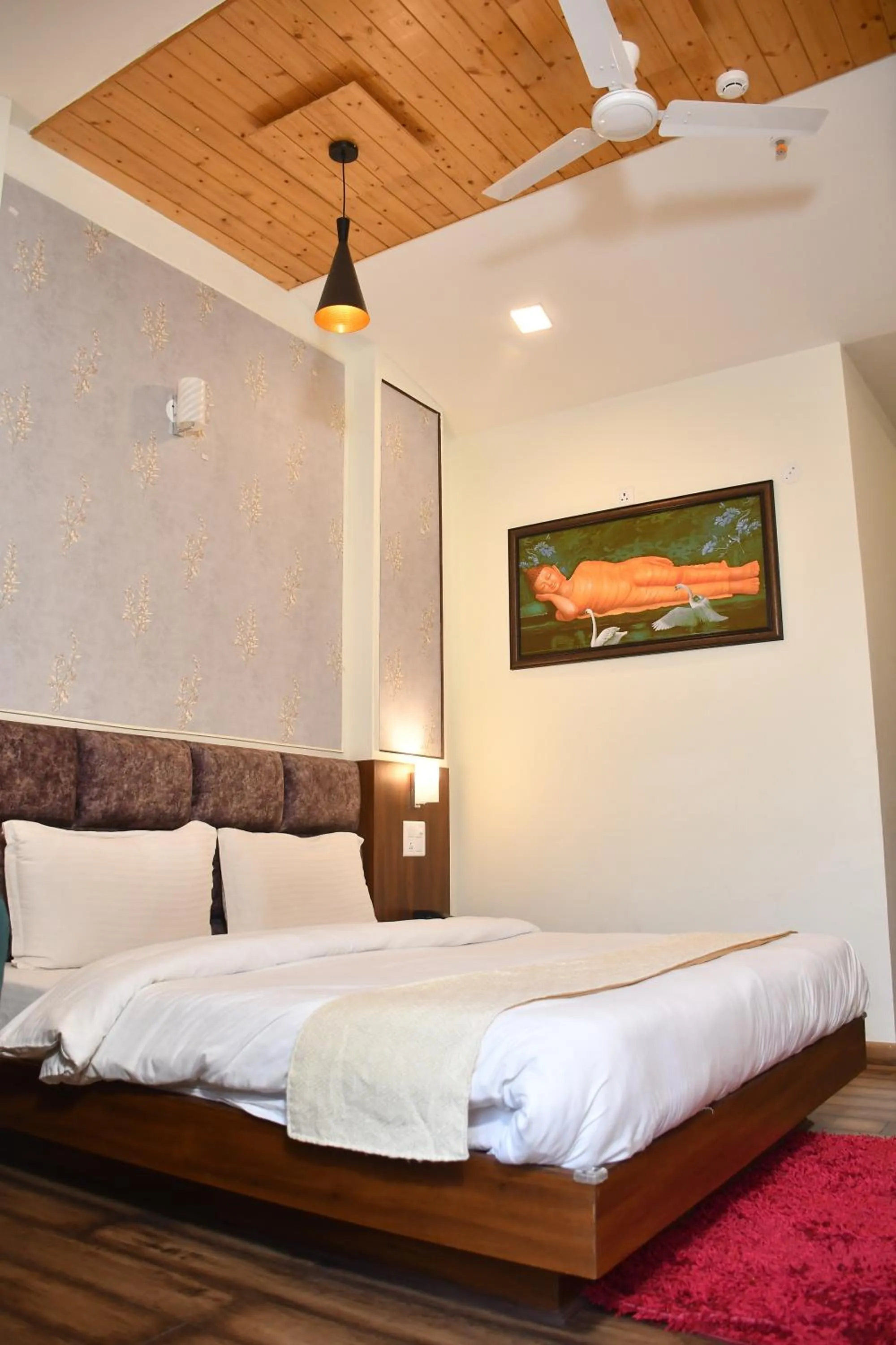 Bed in Hotel Le Halcyon Kasauli