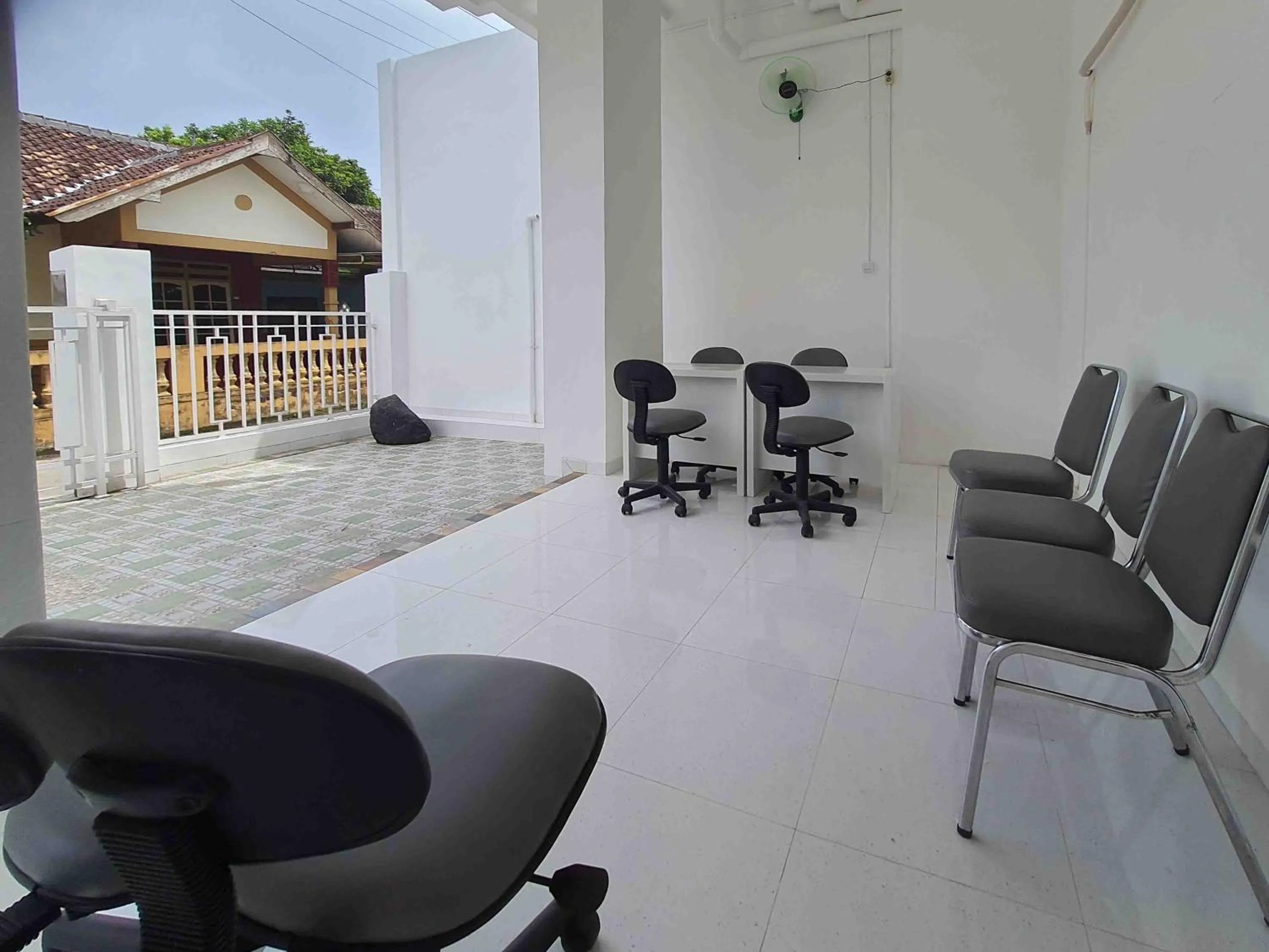 Property building in RedDoorz Syariah at Jalan Godean